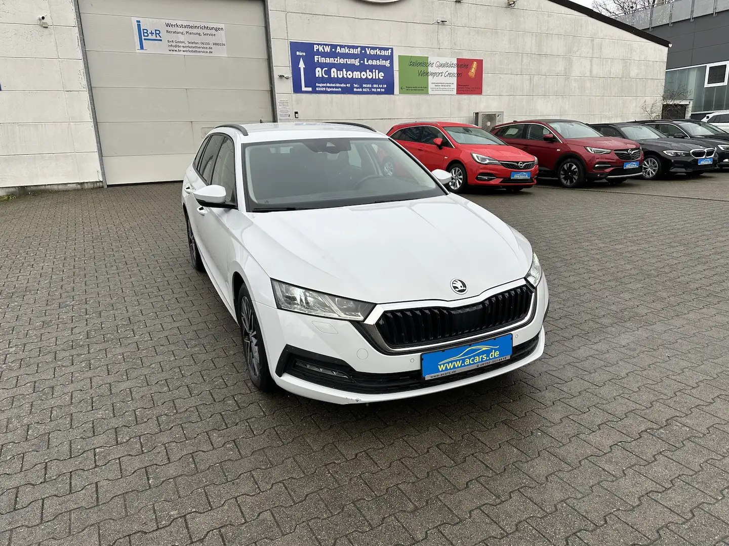 Skoda Octavia Ambition 2,0 TDI Aut Navi LED Temp St-Heiz PDC AHK Bílá - 2