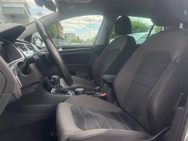 Volkswagen Golf view 9