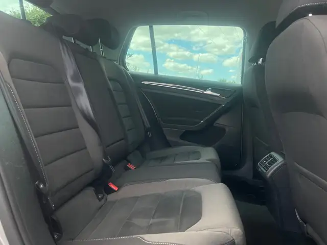 Volkswagen Golf view 12