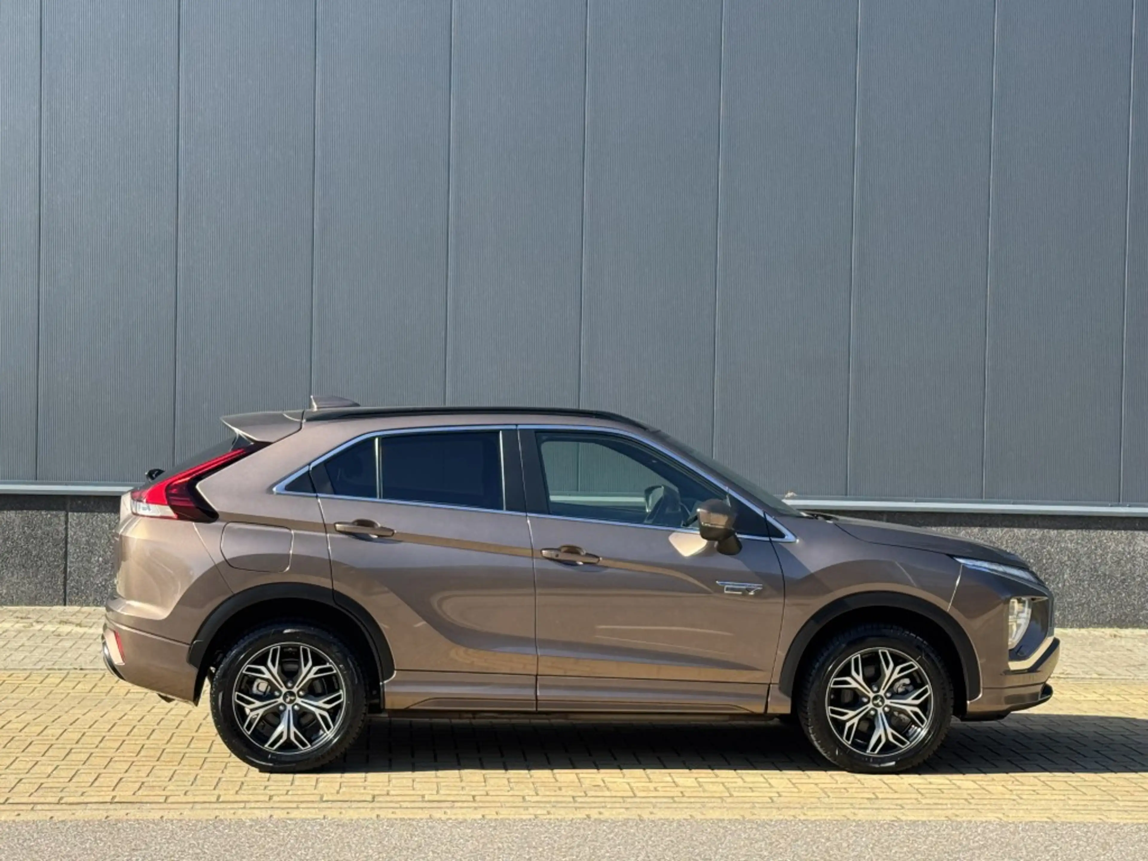 Mitsubishi Eclipse Cross 2.4 PHEV Executive — photo 3