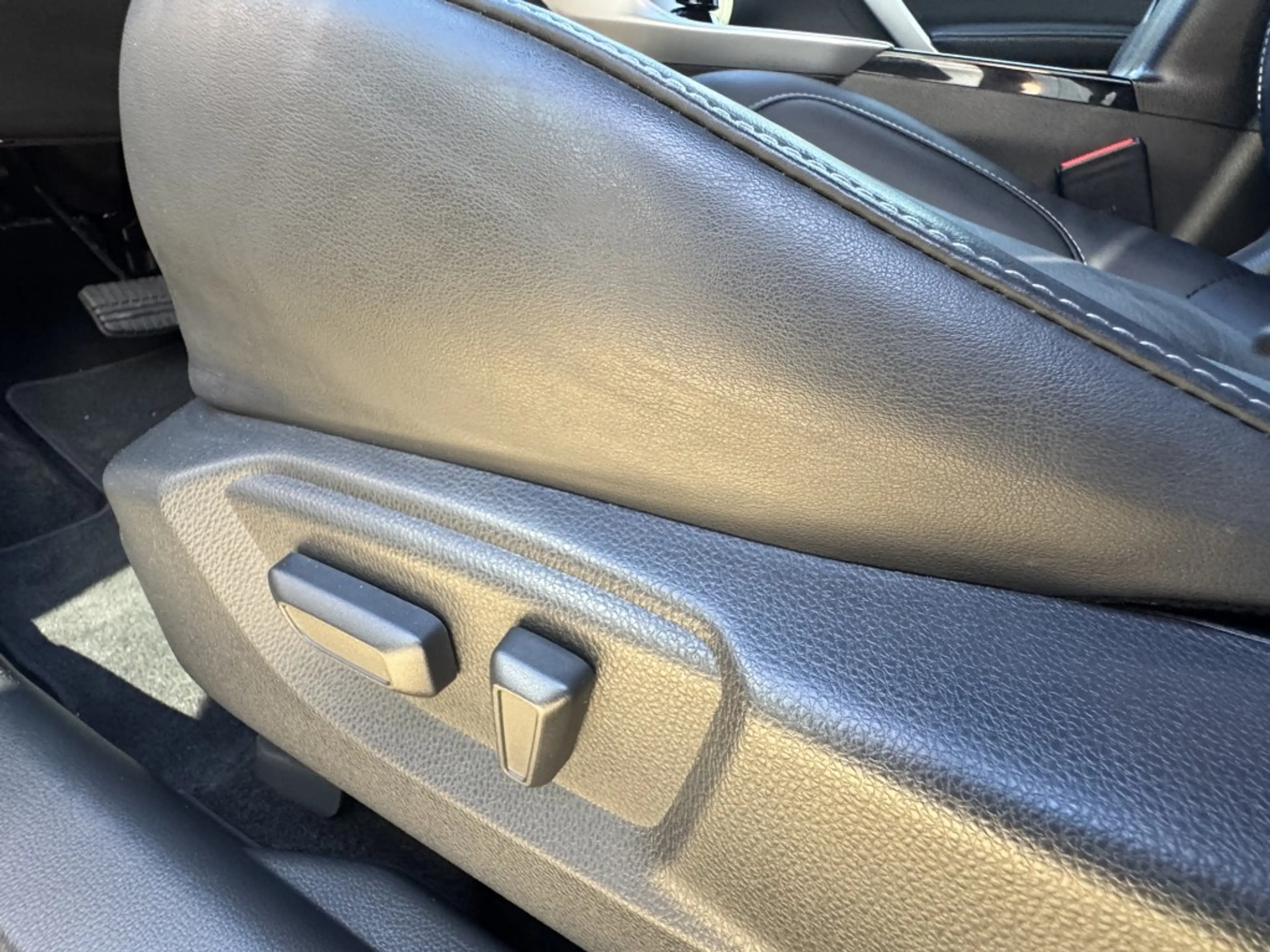 Mitsubishi Eclipse Cross 2.4 PHEV Executive — photo 32