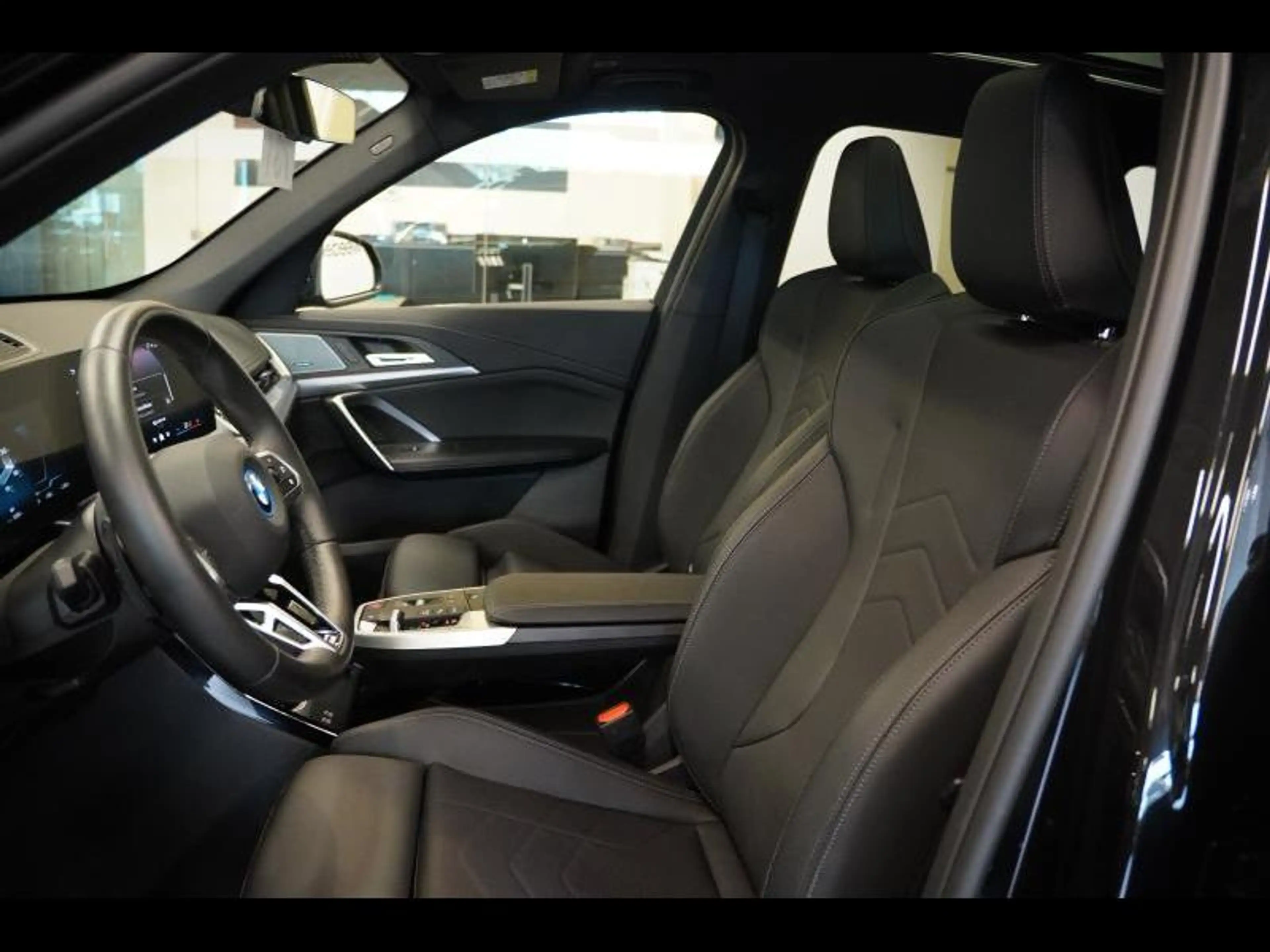 BMW iX1 M PACK PANORAMADAK DIRIVE ASSIST PLUS HARMANARDON — photo 10