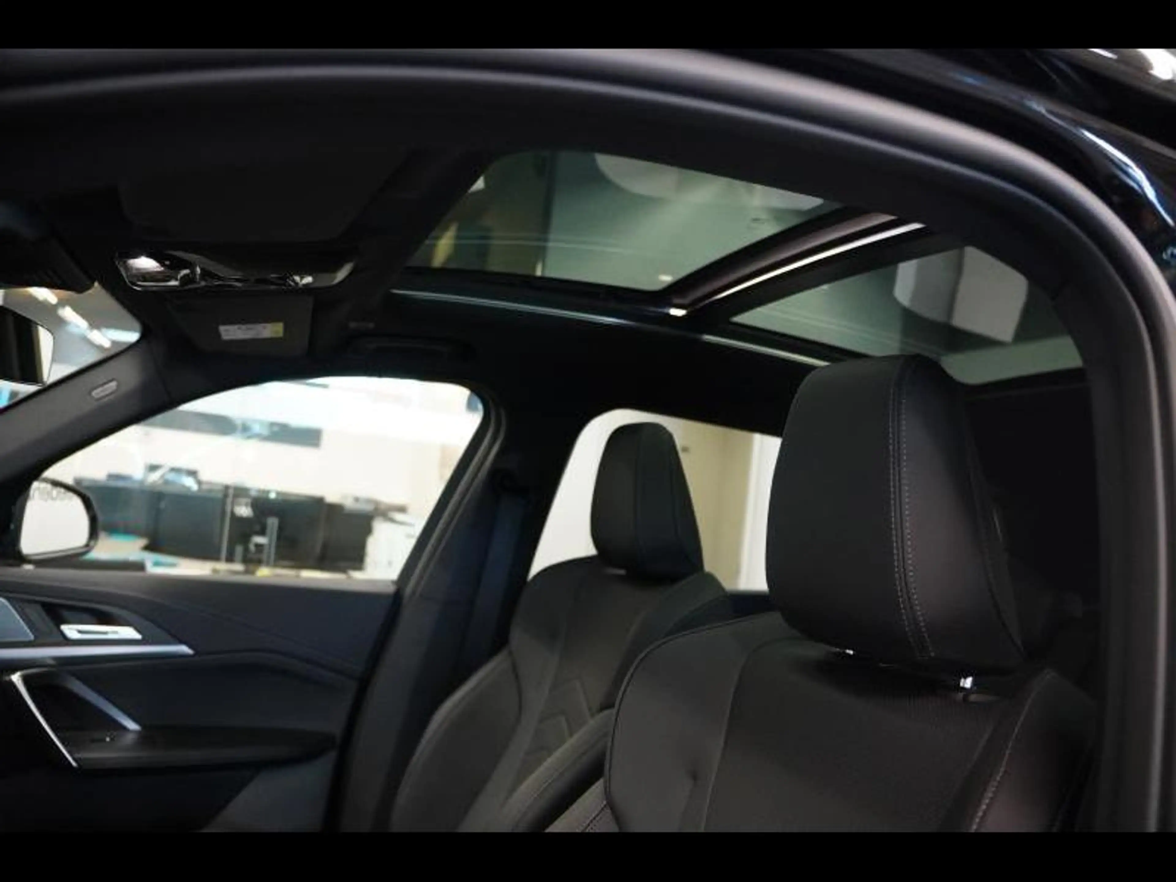 BMW iX1 M PACK PANORAMADAK DIRIVE ASSIST PLUS HARMANARDON — photo 11
