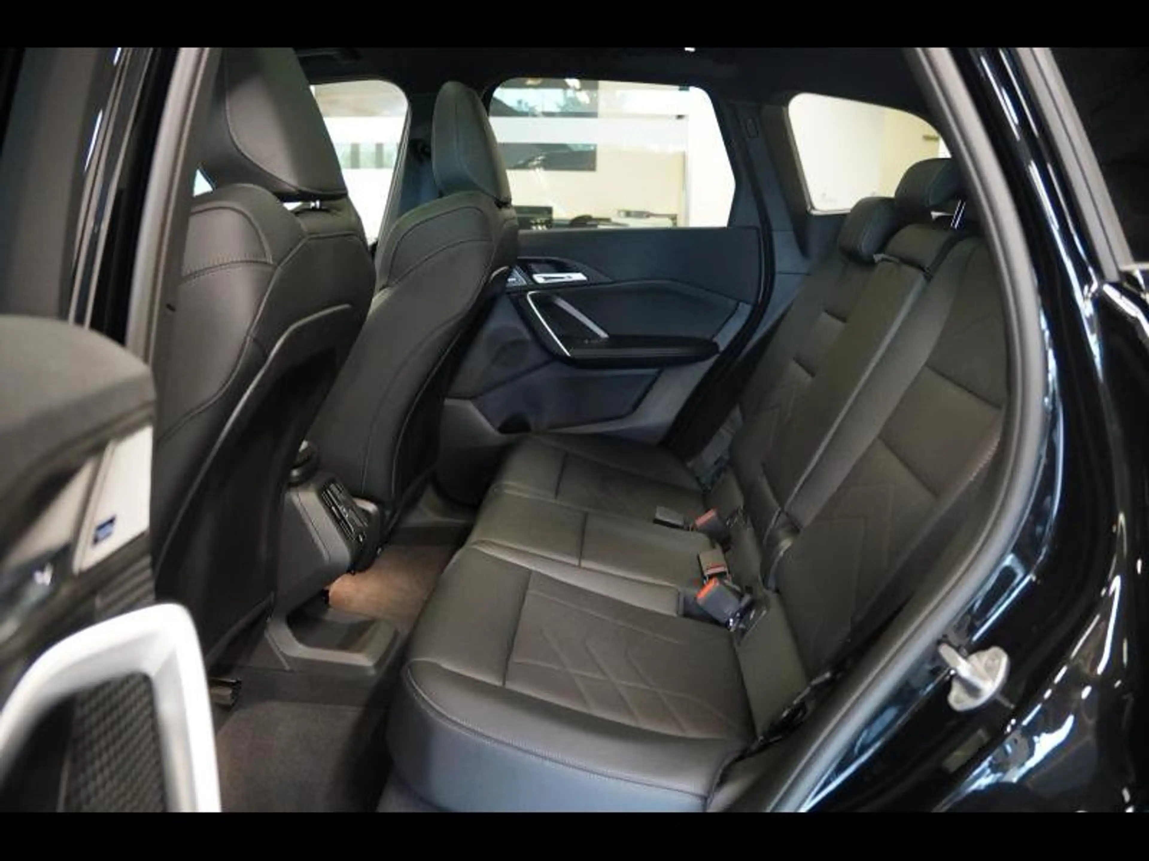 BMW iX1 M PACK PANORAMADAK DIRIVE ASSIST PLUS HARMANARDON — photo 12