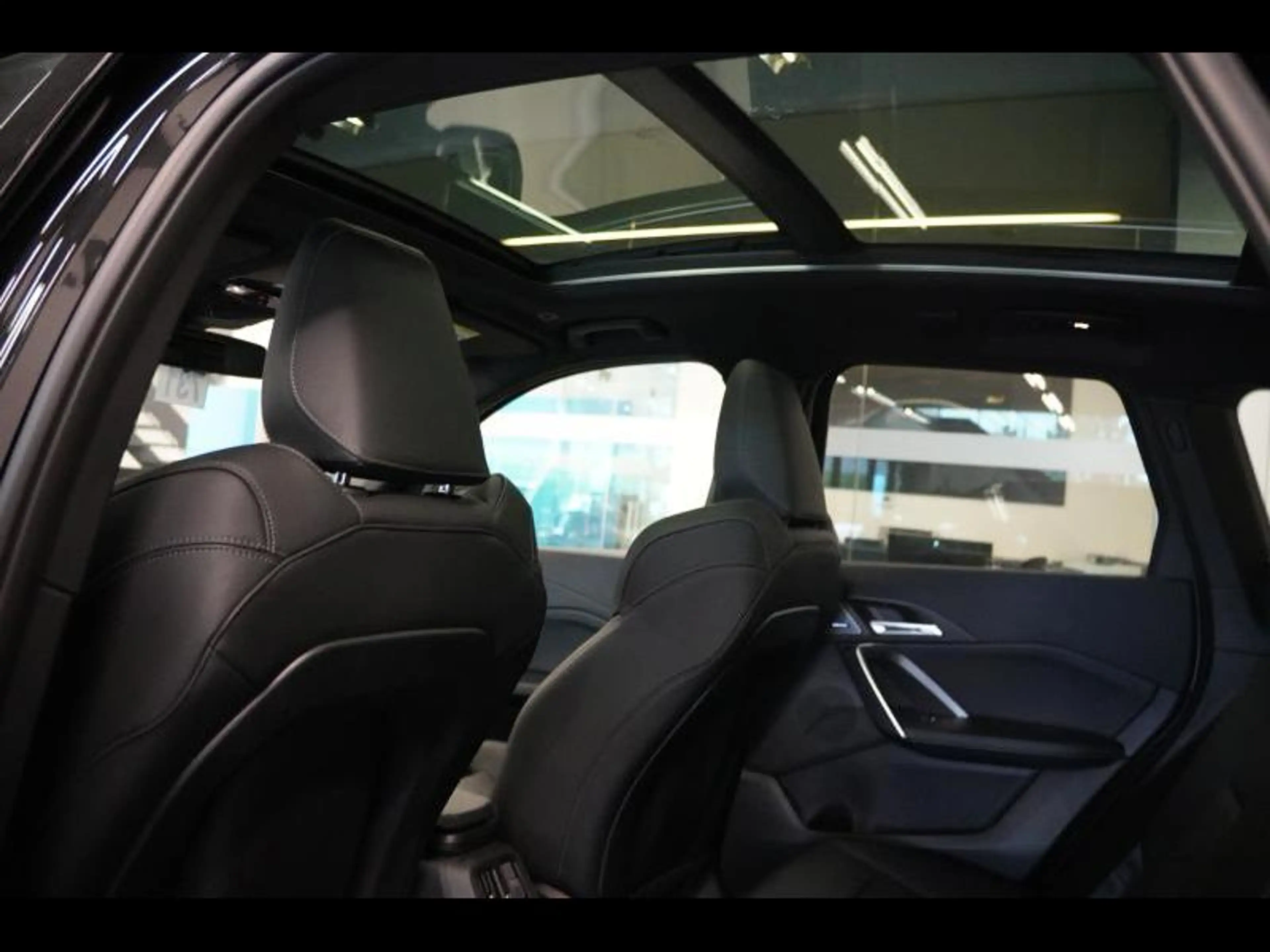 BMW iX1 M PACK PANORAMADAK DIRIVE ASSIST PLUS HARMANARDON — photo 13