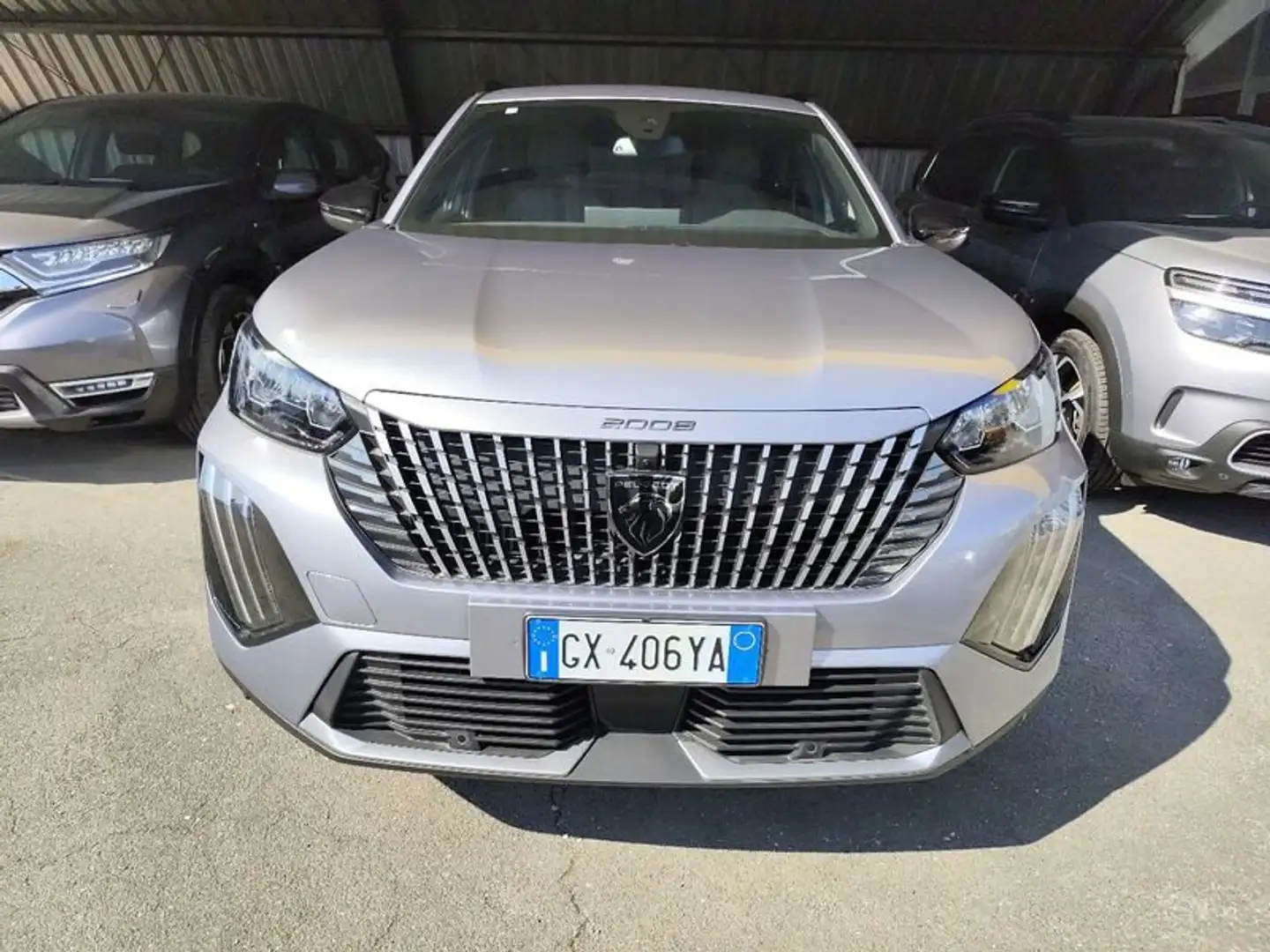 Peugeot 2008 Hybrid 136 e-DCS6 Allure Grigio - 2