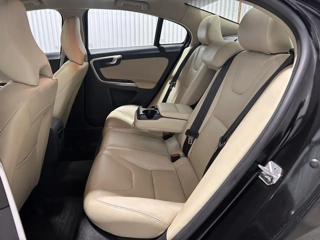 Volvo S60 снимка Volvo S60