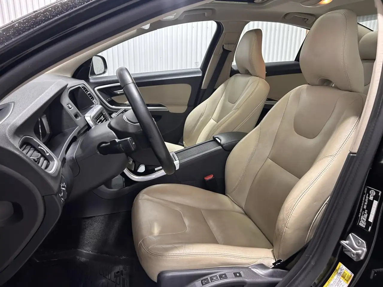 Volvo S60 снимка Volvo S60