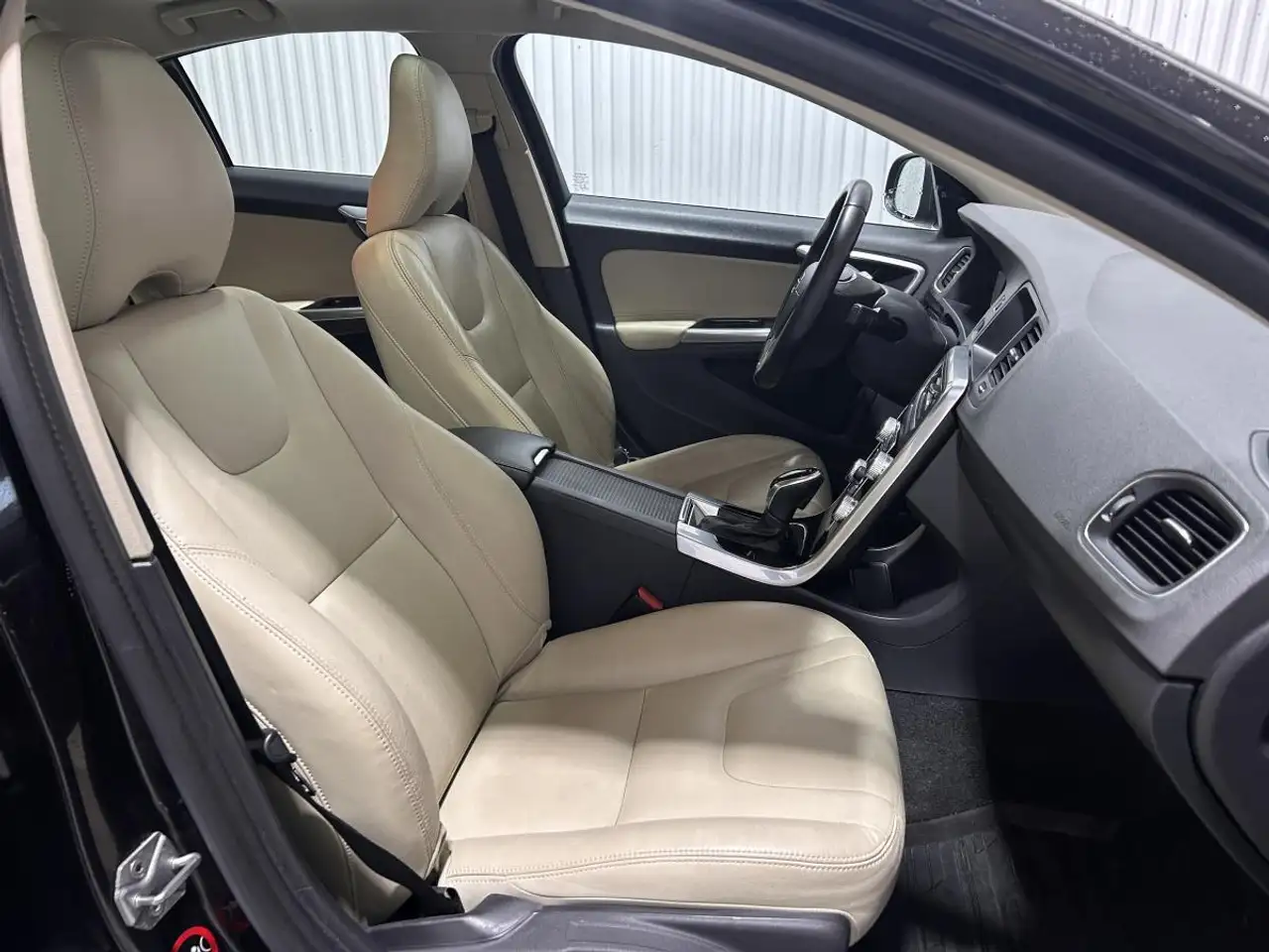 Volvo S60 снимка Volvo S60