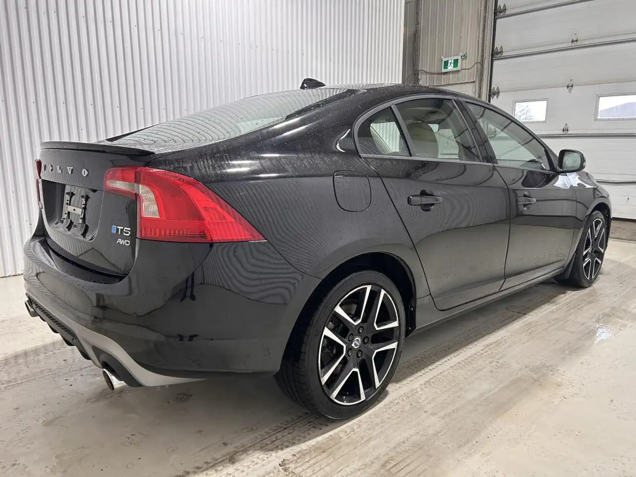 Volvo S60 снимка Volvo S60