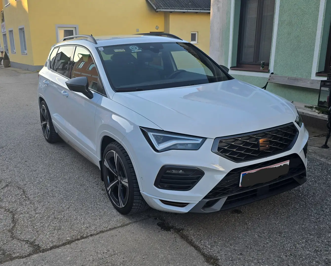 SEAT Ateca Ateca 2,0 FR TDI DSG FR Weiß - 1