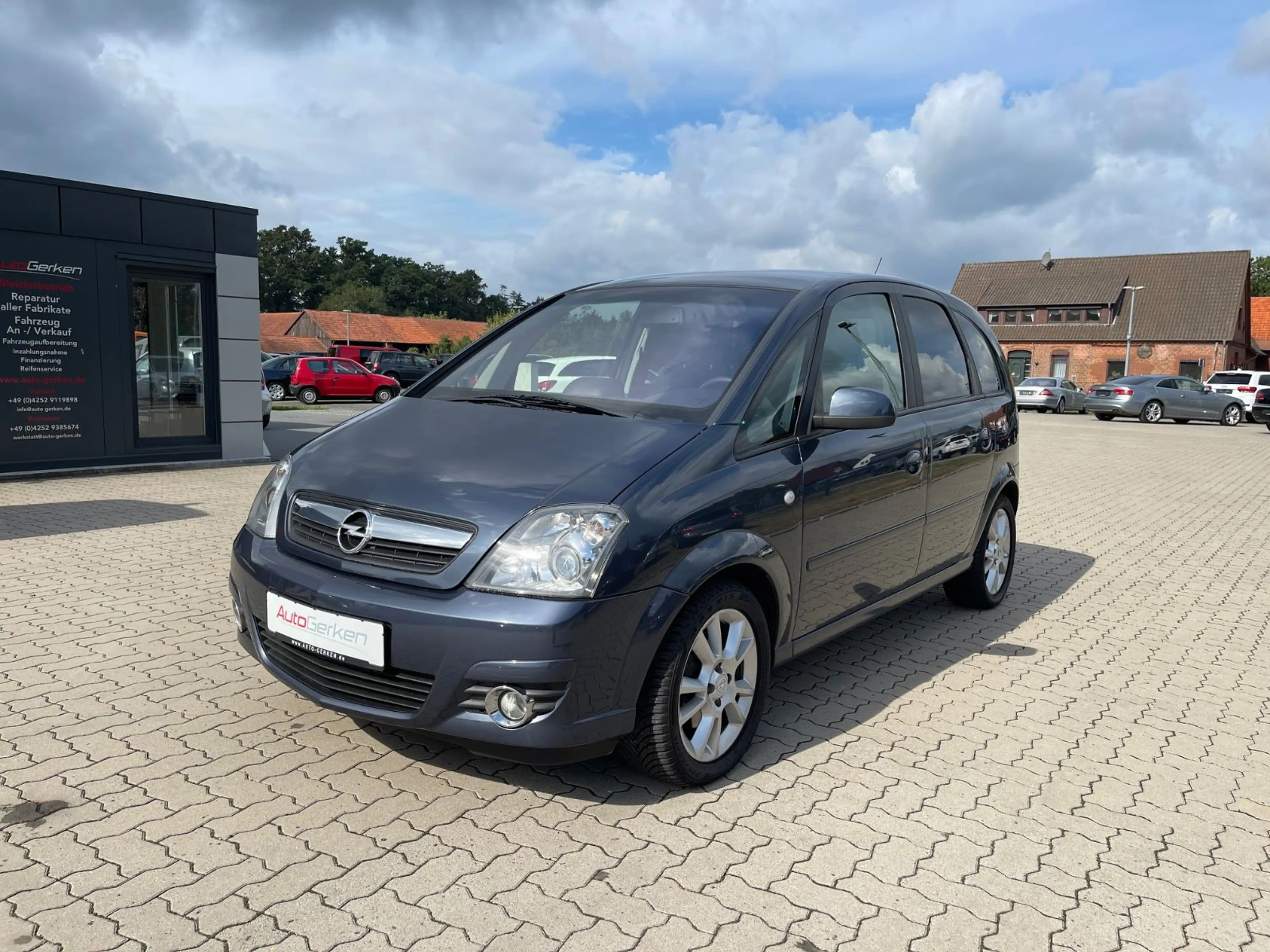 Opel Meriva 1.8 Automatik Innovation "110 Jahre" 2HD