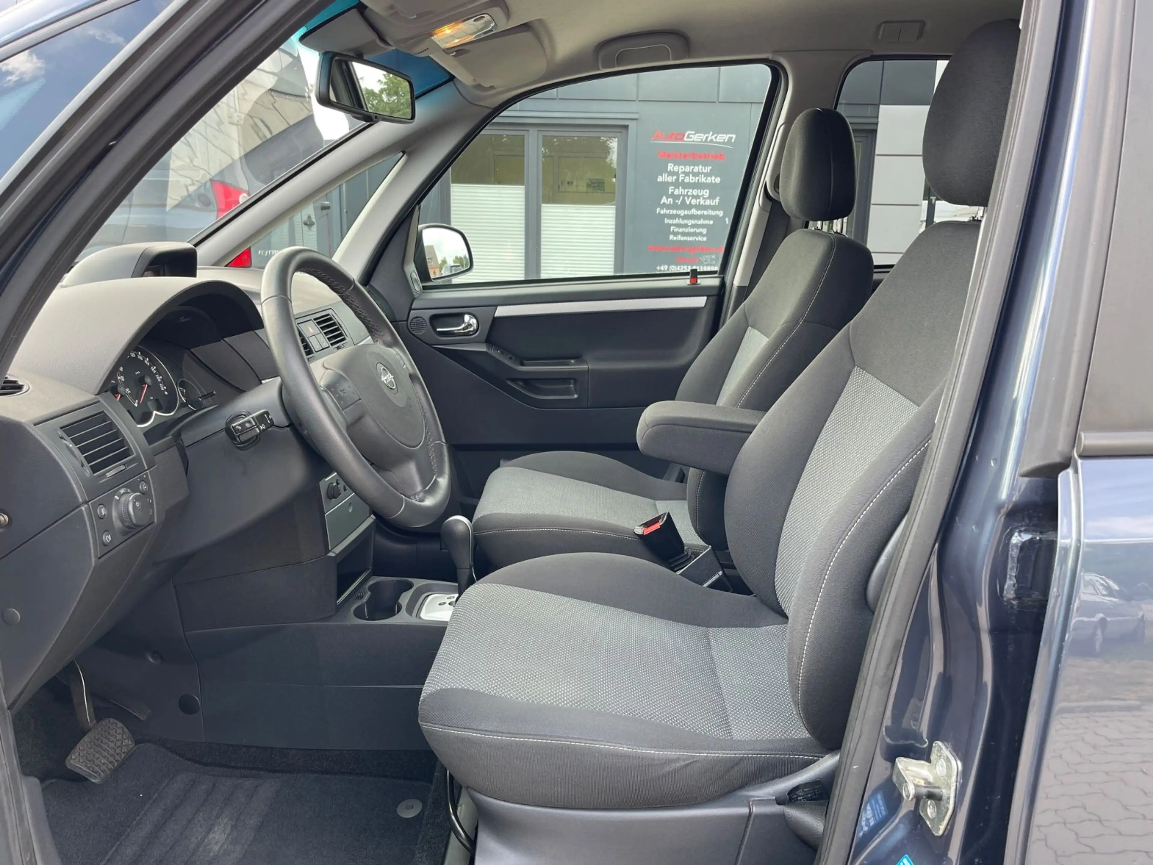 Opel Meriva 1.8 Automatik Innovation "110 Jahre" 2HD — photo 10