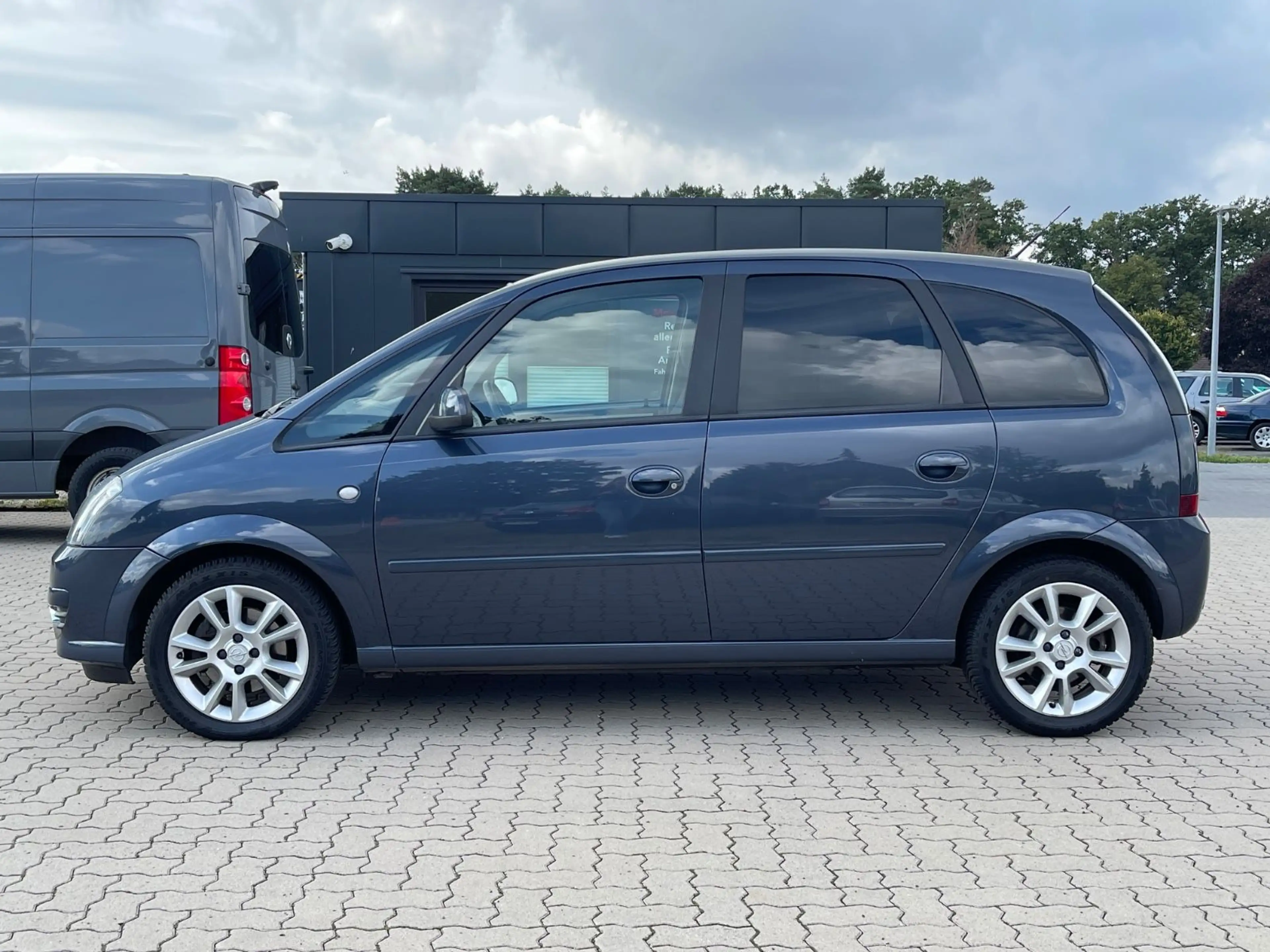 Opel Meriva 1.8 Automatik Innovation "110 Jahre" 2HD — photo 9