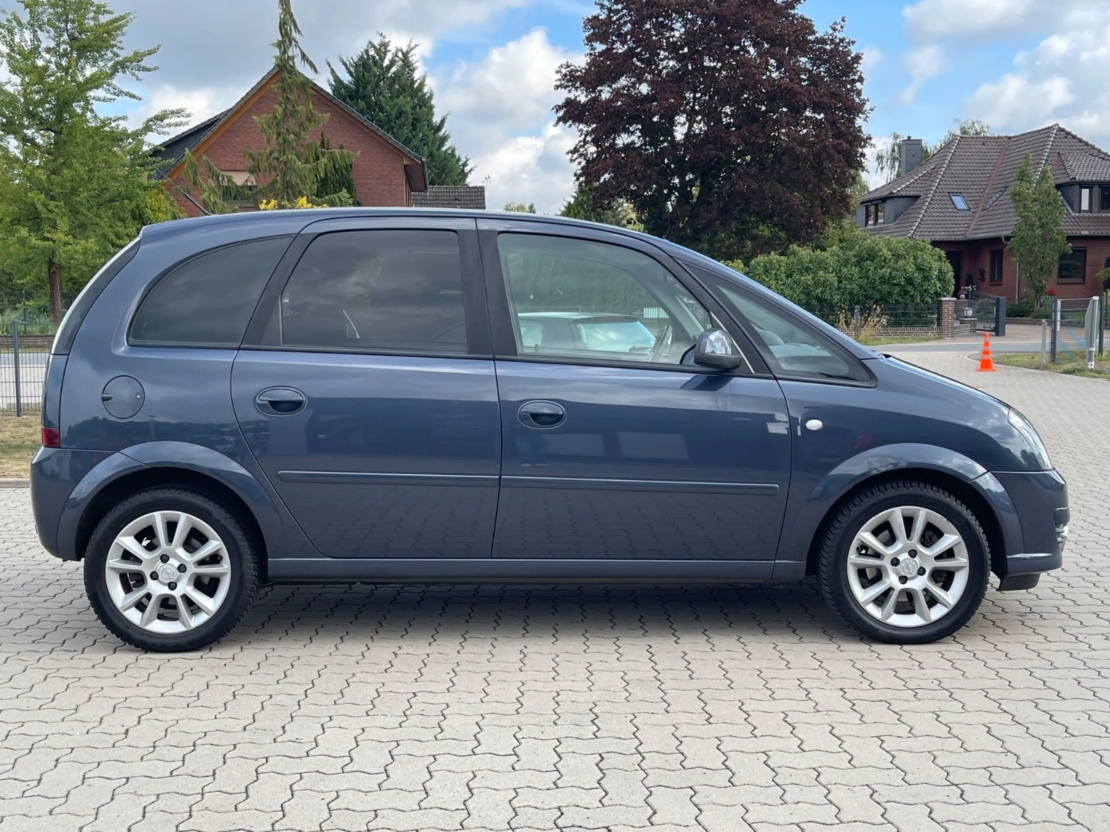 Opel Meriva 1.8 Automatik Innovation "110 Jahre" 2HD — photo 5