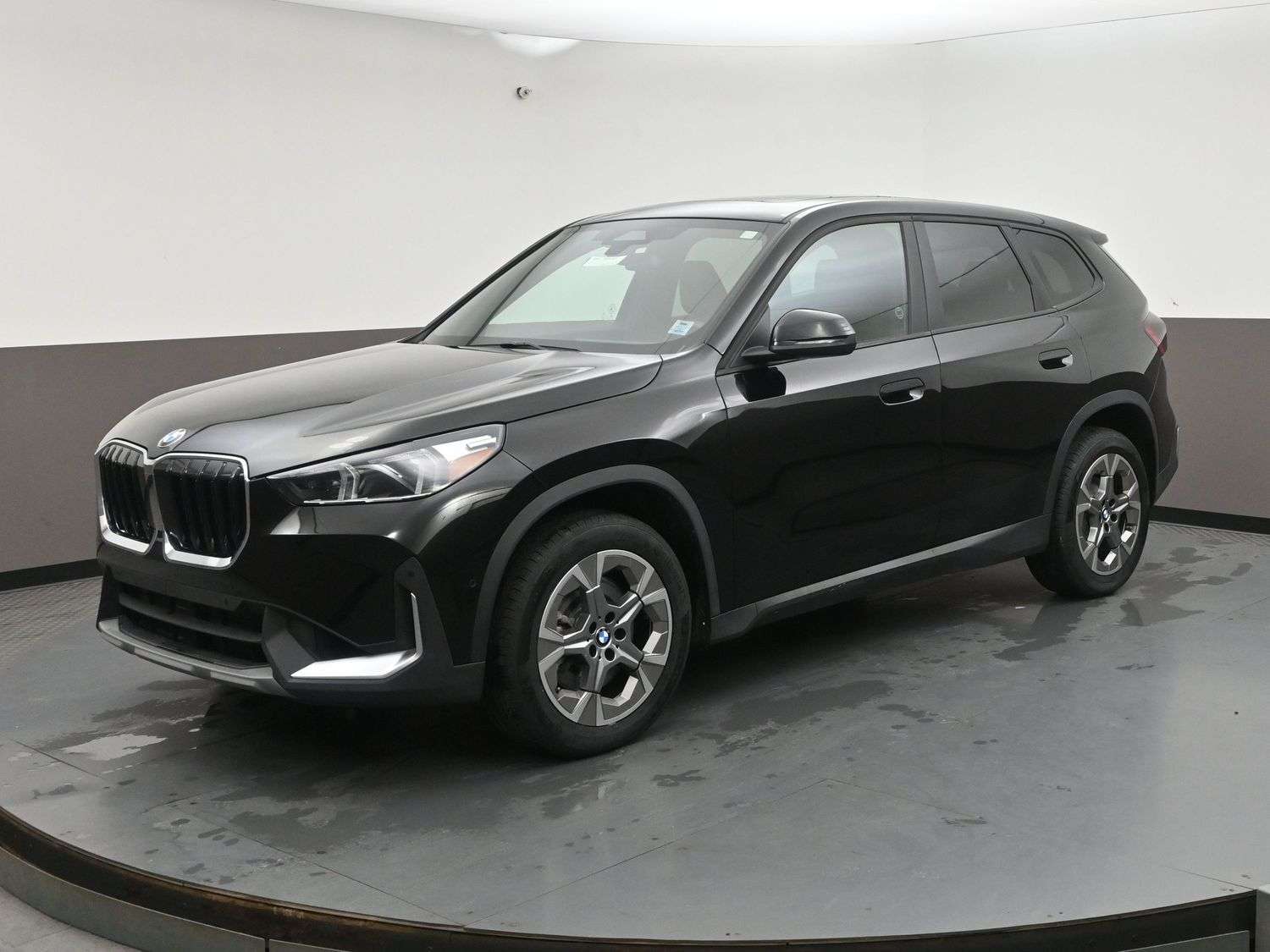 2025 BMW X1 XDRIVE28I PREMIUM ESSENTIAL PACKAGE, PANORAMIC MOO 2,000 cc 4 cyl alt 3
