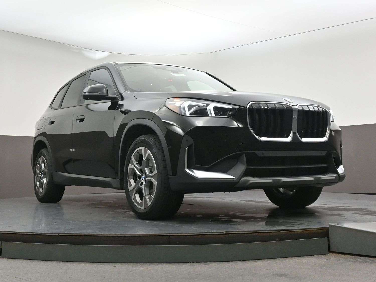 2025 BMW X1 XDRIVE28I PREMIUM ESSENTIAL PACKAGE, PANORAMIC MOO 2,000 cc 4 cyl thumb 38