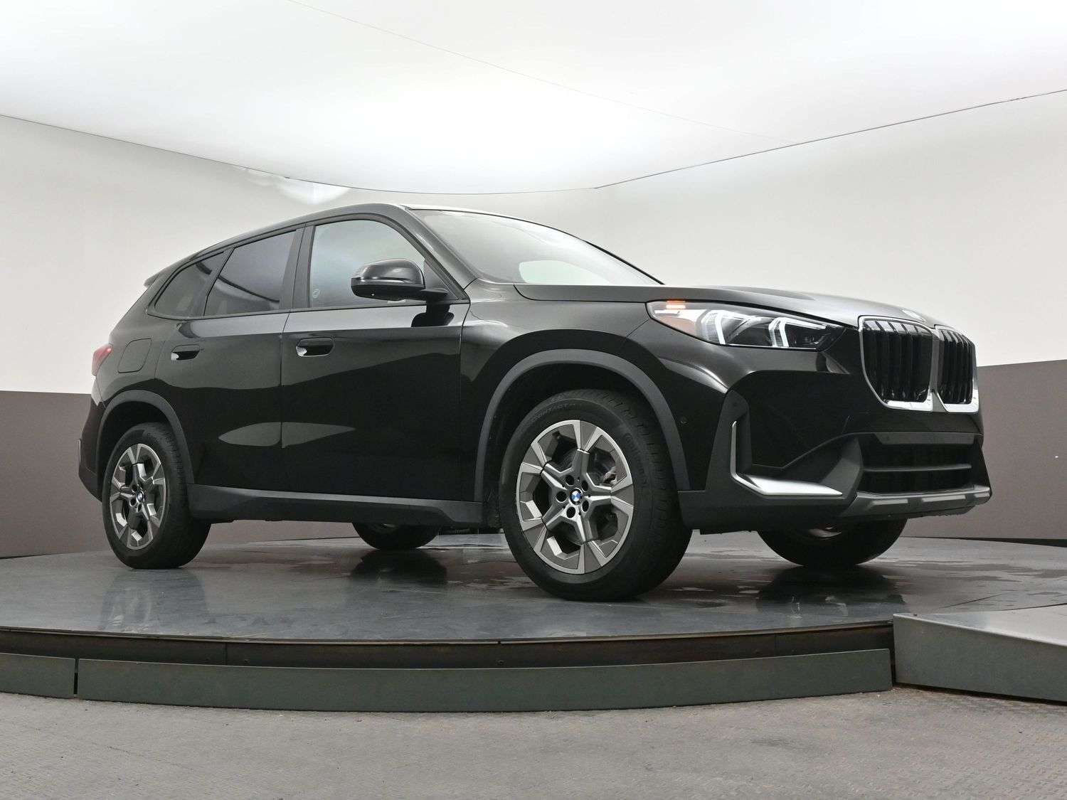2025 BMW X1 XDRIVE28I PREMIUM ESSENTIAL PACKAGE, PANORAMIC MOO 2,000 cc 4 cyl thumb 40