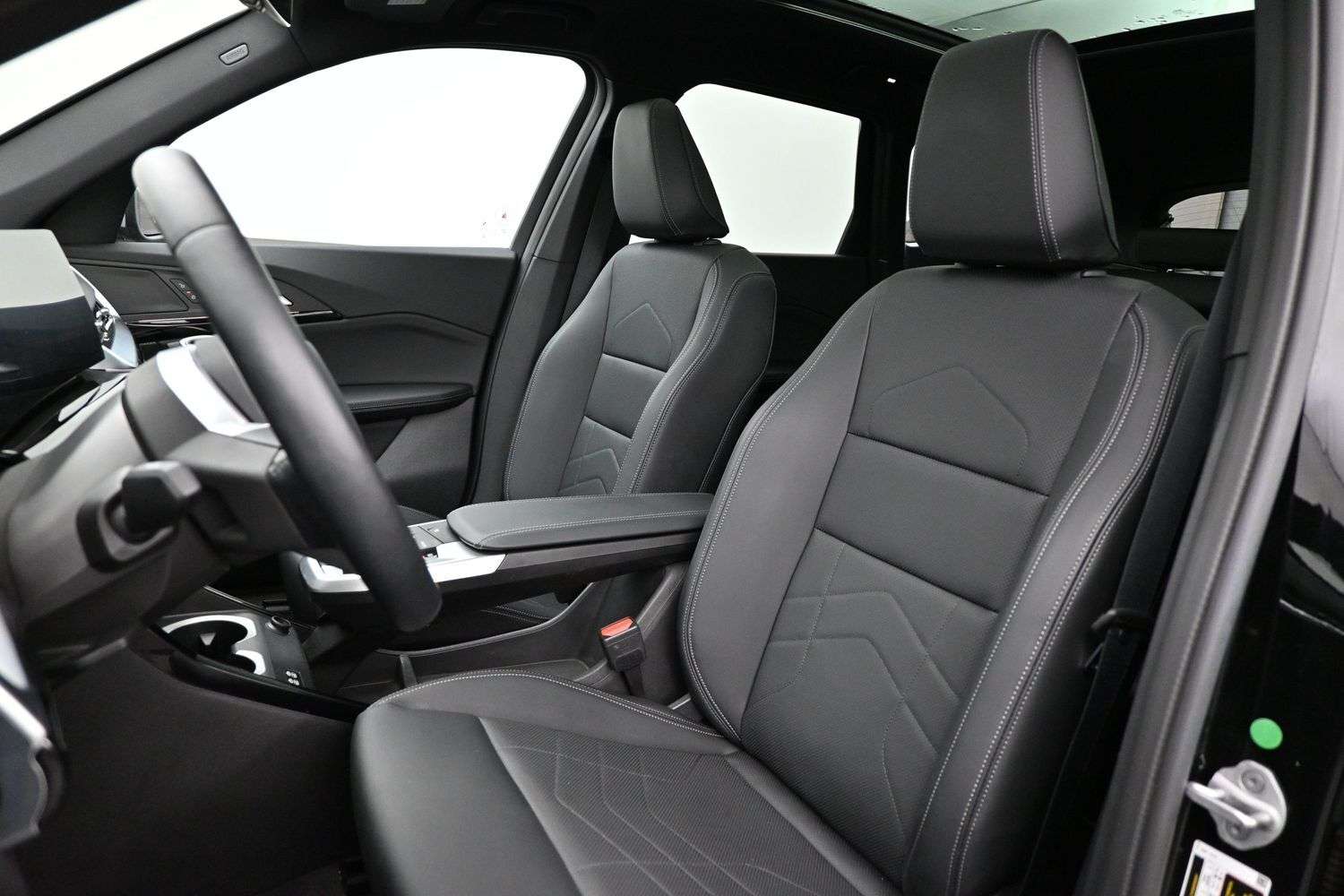 2025 BMW X1 XDRIVE28I PREMIUM ESSENTIAL PACKAGE, PANORAMIC MOO 2,000 cc 4 cyl thumb 18