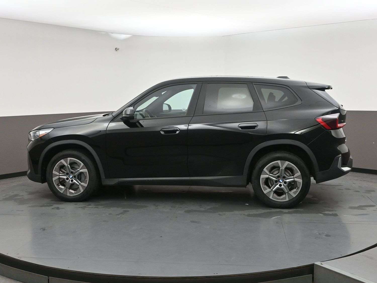 2025 BMW X1 XDRIVE28I PREMIUM ESSENTIAL PACKAGE, PANORAMIC MOO 2,000 cc 4 cyl thumb 33