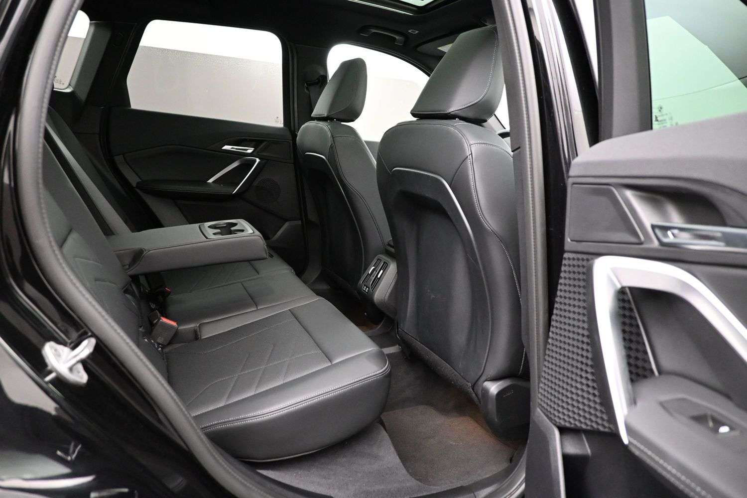2025 BMW X1 XDRIVE28I PREMIUM ESSENTIAL PACKAGE, PANORAMIC MOO 2,000 cc 4 cyl thumb 28