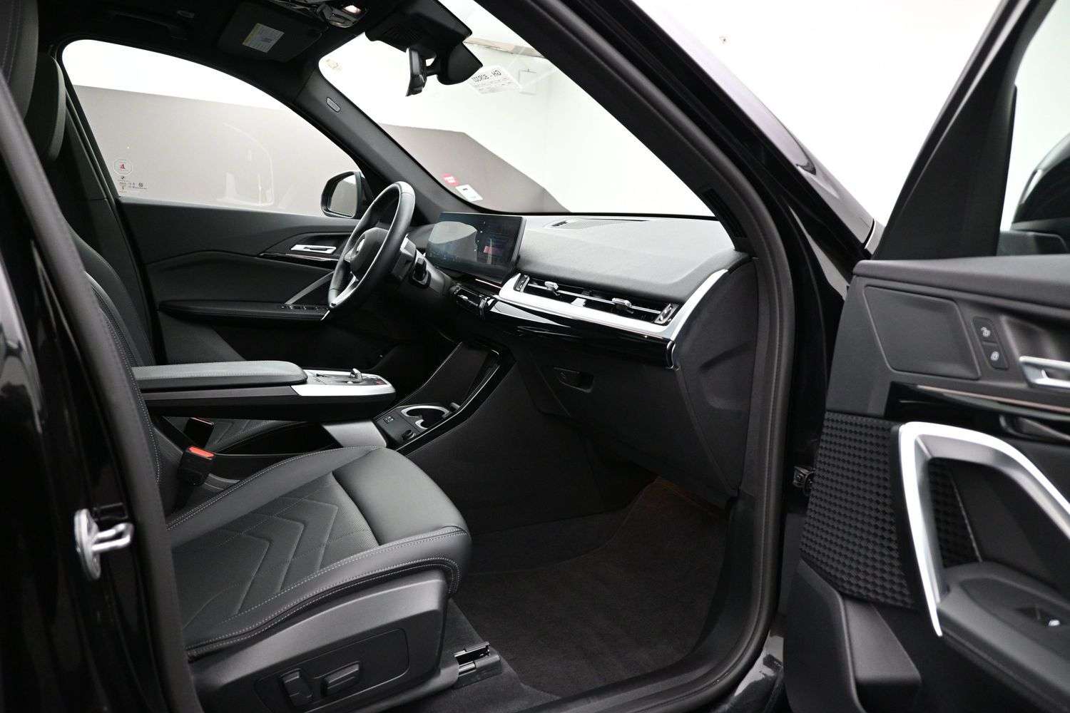2025 BMW X1 XDRIVE28I PREMIUM ESSENTIAL PACKAGE, PANORAMIC MOO 2,000 cc 4 cyl thumb 30