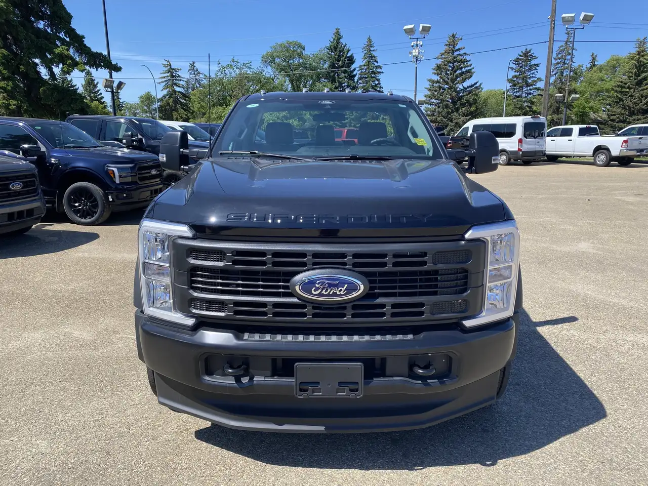 Ford F-550 Super Duty снимка Ford F-550 Super Duty