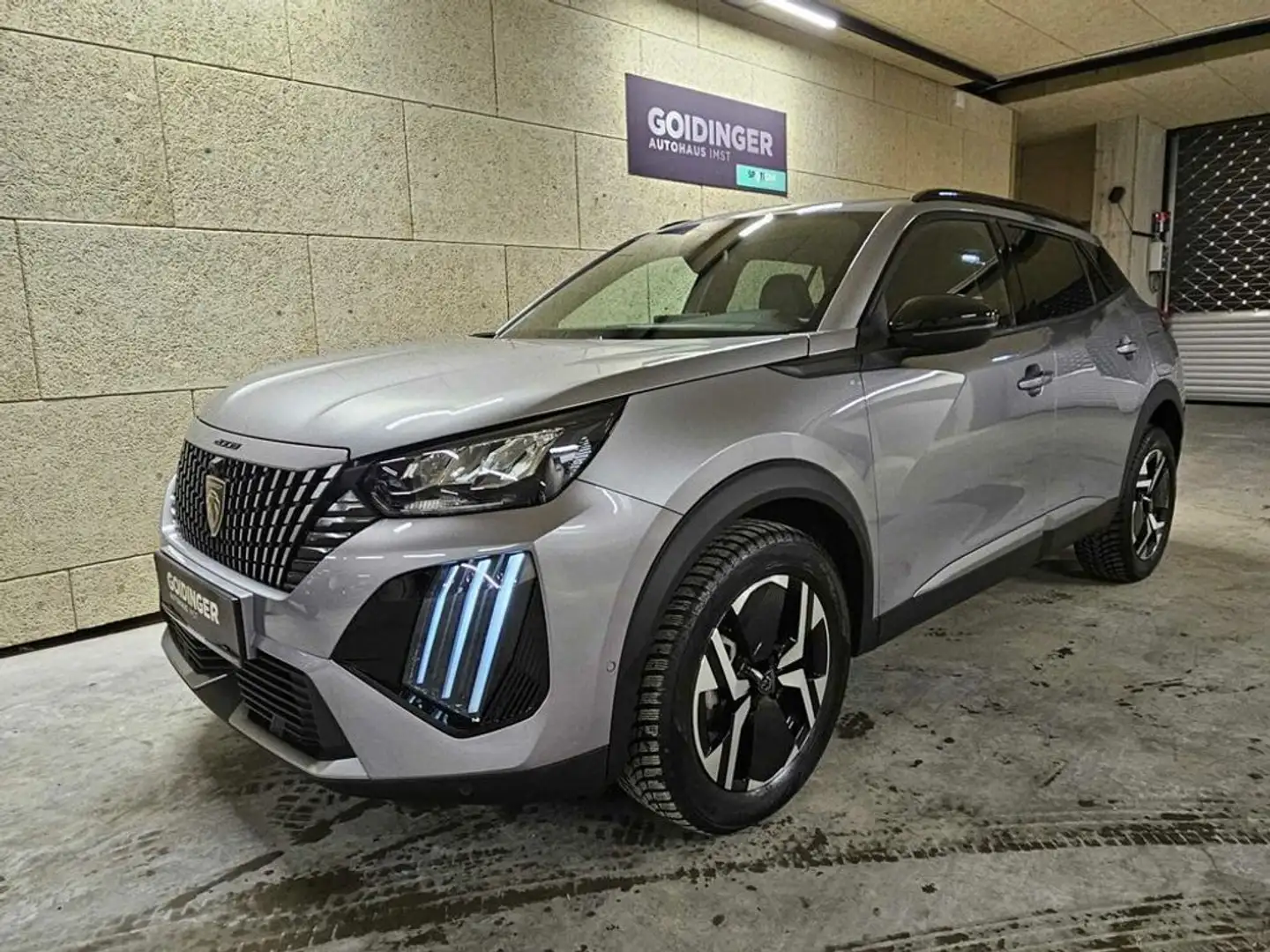 Peugeot 2008 Allure PT 100 Grau - 1