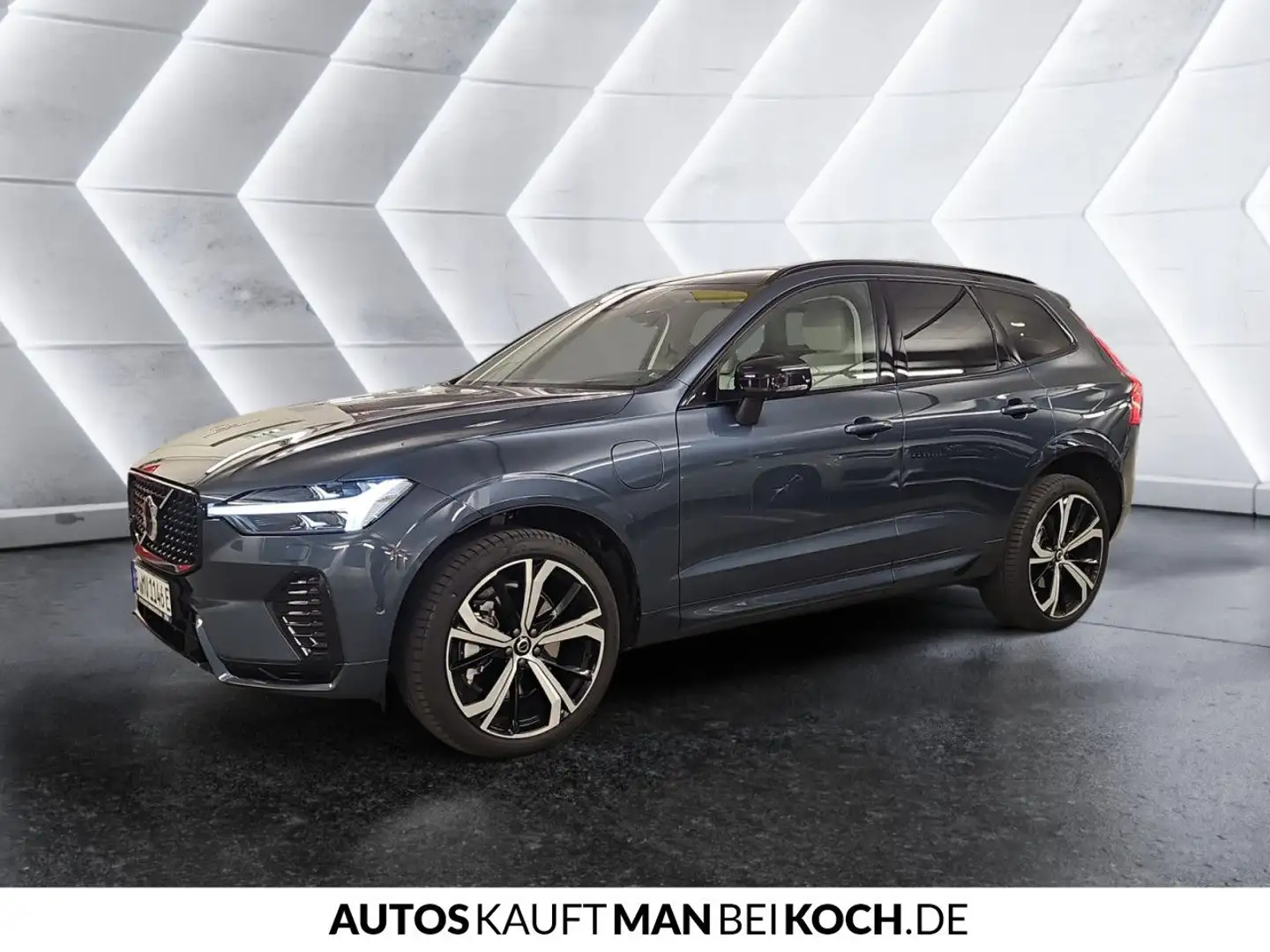Volvo XC60 T6 AWD Plug-in Hybrid Ultra Dark Blau - 2