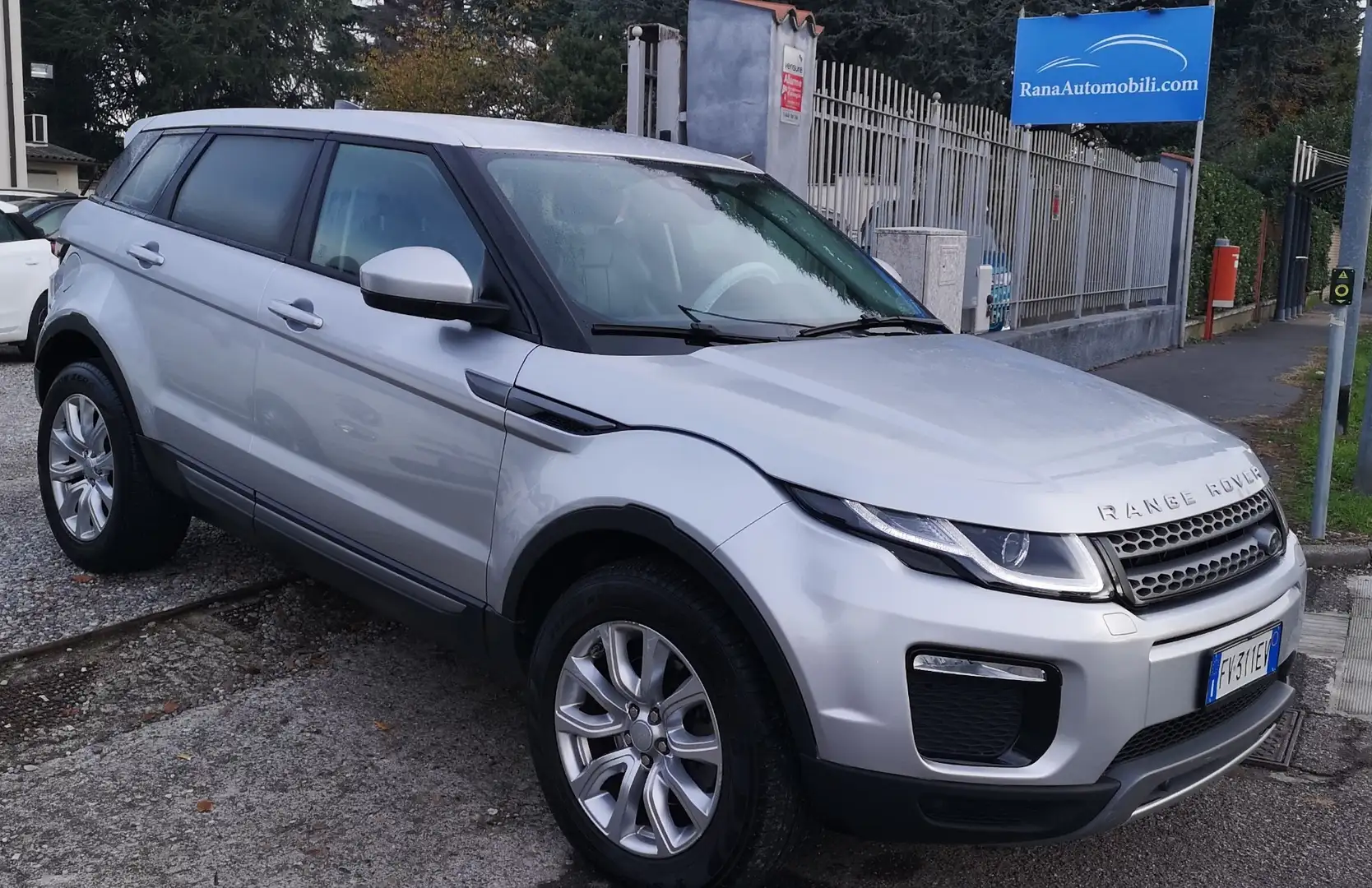 Land Rover Range Rover Evoque 5p. 2.0 td4 SE Dynamic 150cv Autom Zilver - 2