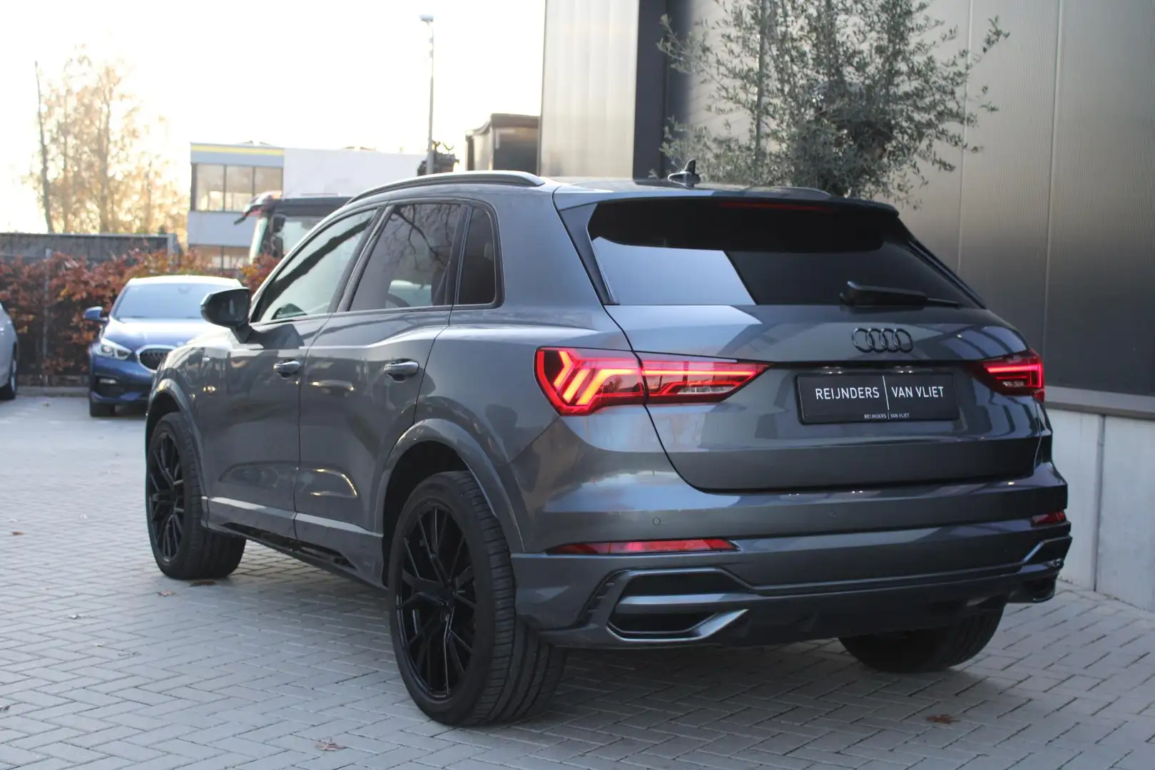 Audi Q3 45 TFSI e Advanced edition | S-Line | Optiek Zwart Gris - 2
