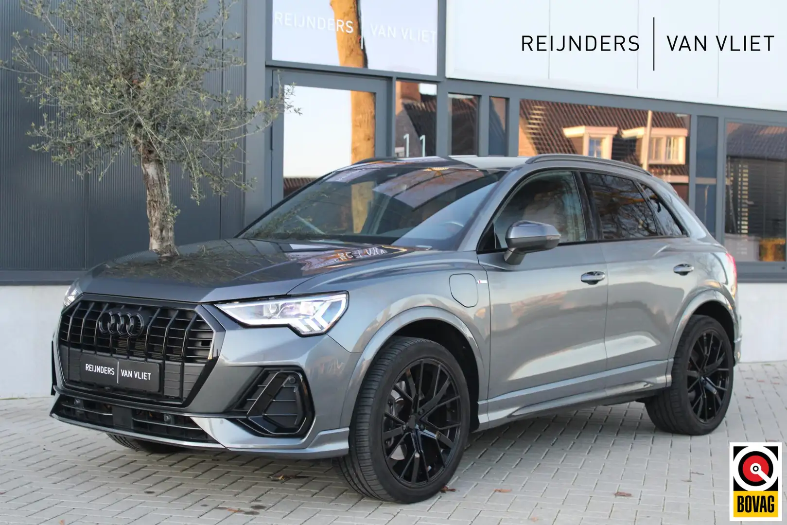Audi Q3 45 TFSI e Advanced edition | S-Line | Optiek Zwart Gris - 1