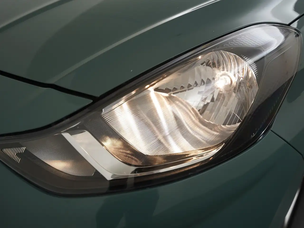 Hyundai i10 1.0 Trend Automaat Stoel & Stuurverwarming Zon, миниатюра 18