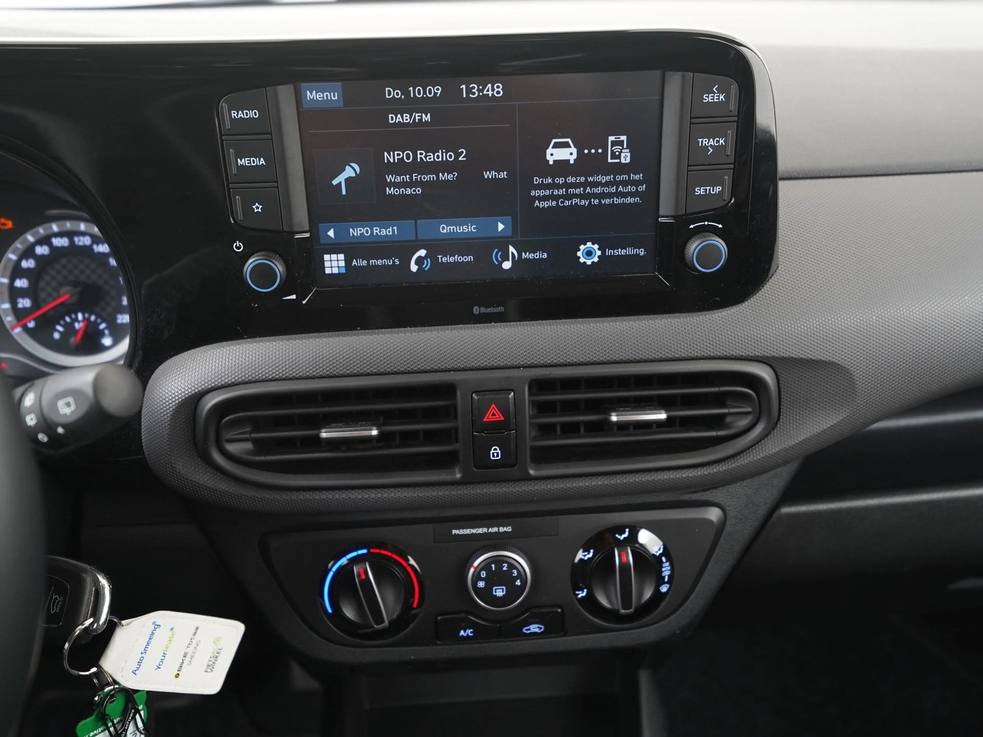 Hyundai i10 1.0 Trend Automaat | Stoel & Stuurverwarming | Zon — photo 14