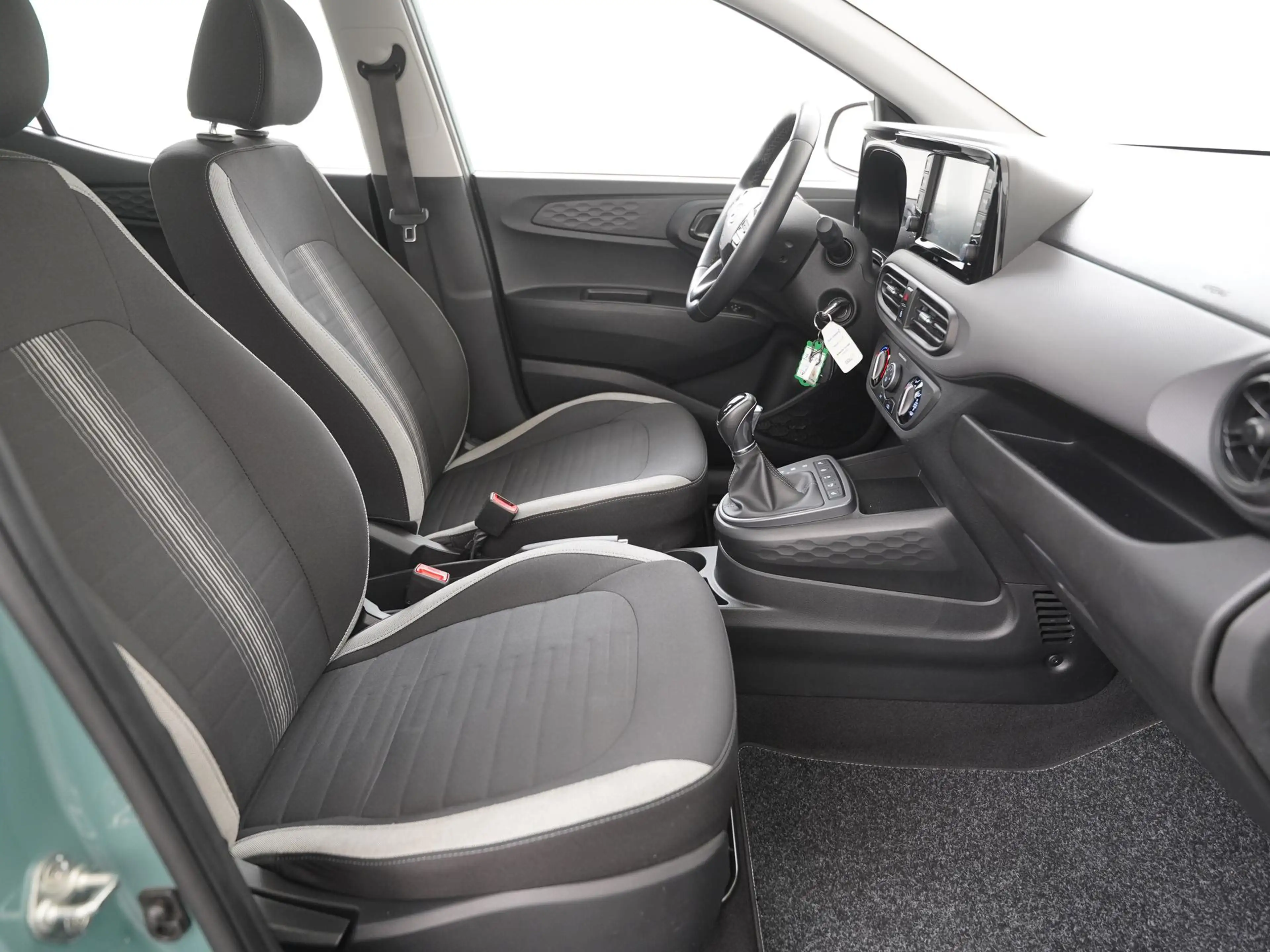 Hyundai i10 1.0 Trend Automaat | Stoel & Stuurverwarming | Zon — photo 3