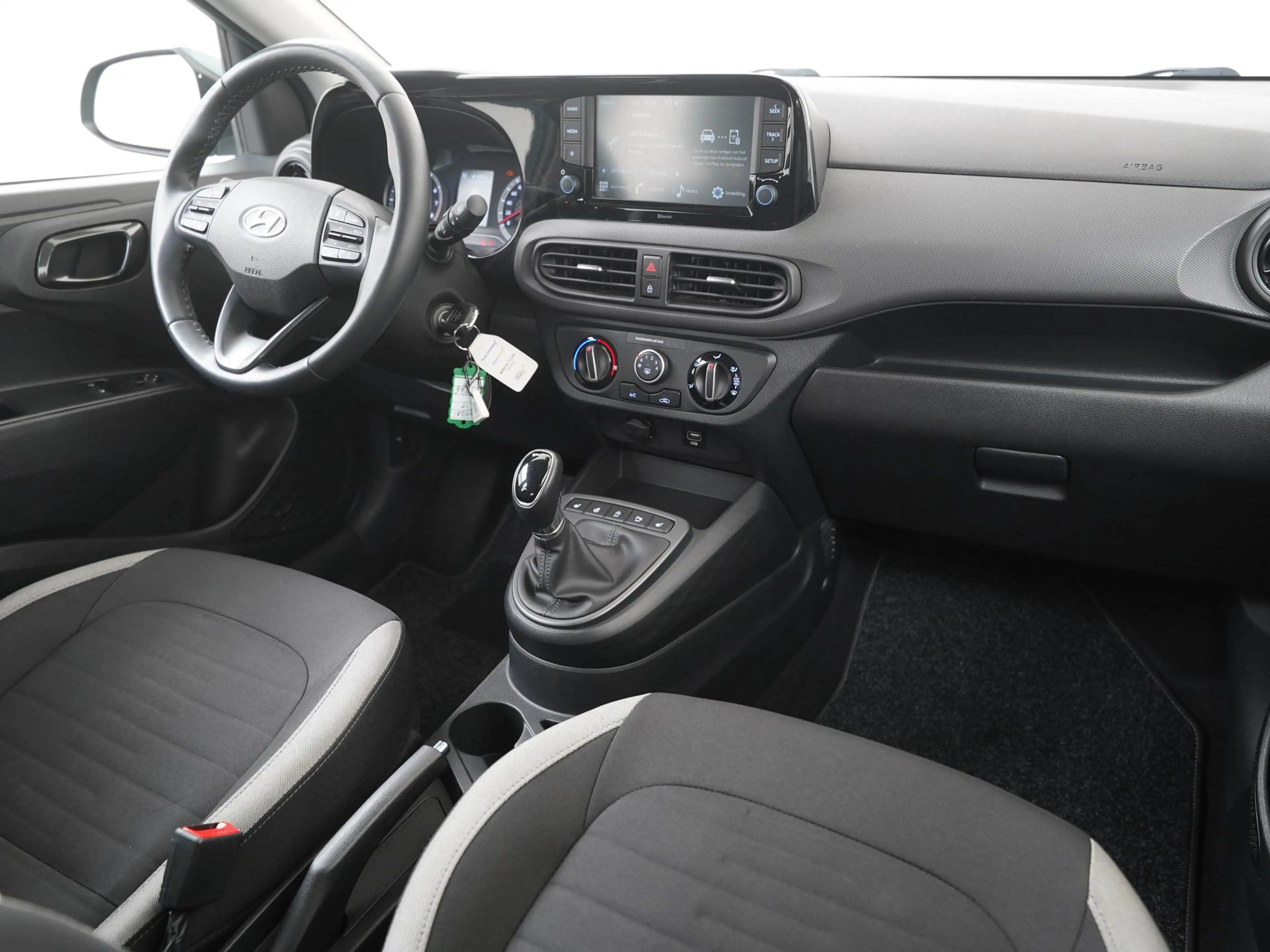 Hyundai i10 1.0 Trend Automaat | Stoel & Stuurverwarming | Zon — photo 2