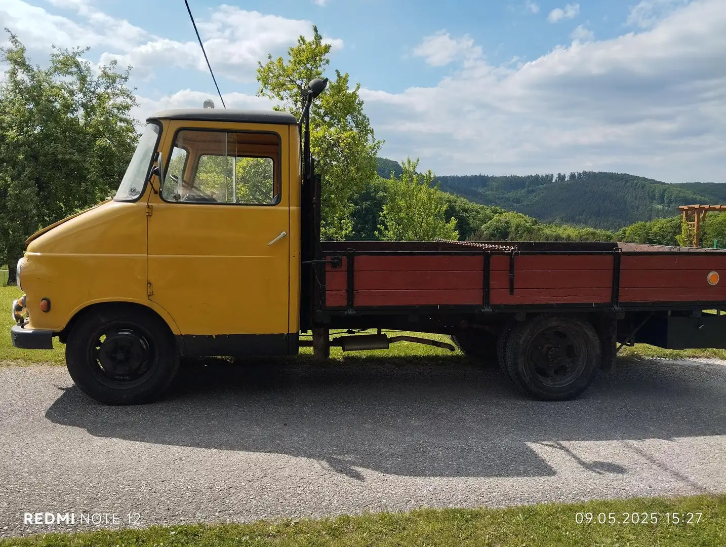 Opel Blitz 1.9to žuta - 1