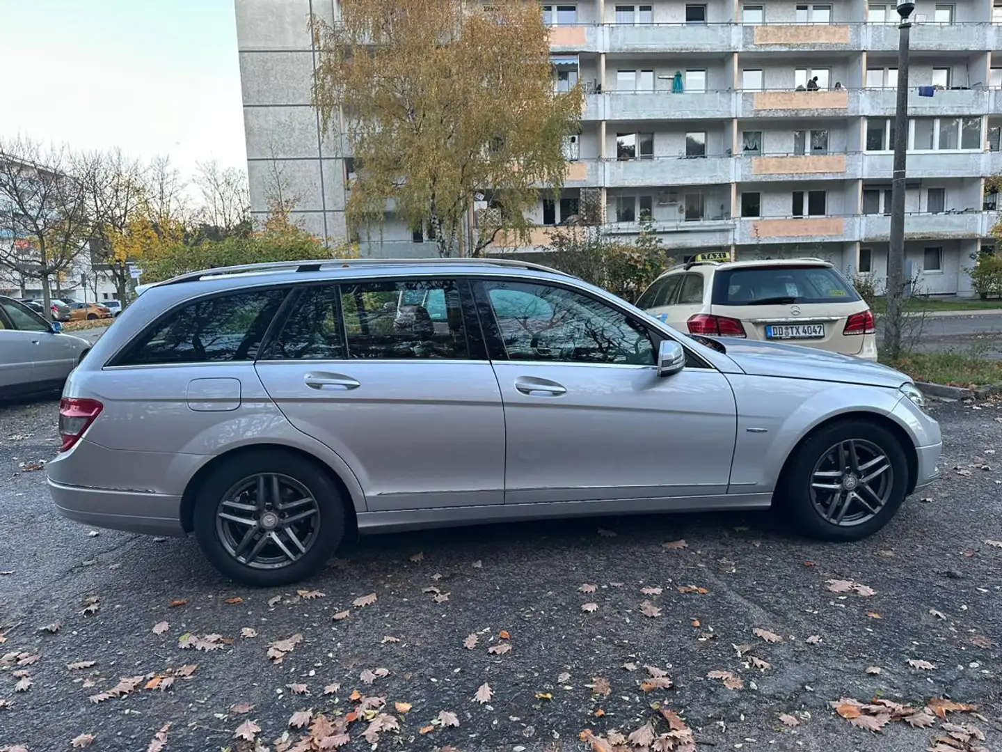 Mercedes-Benz 180 Silber - 2