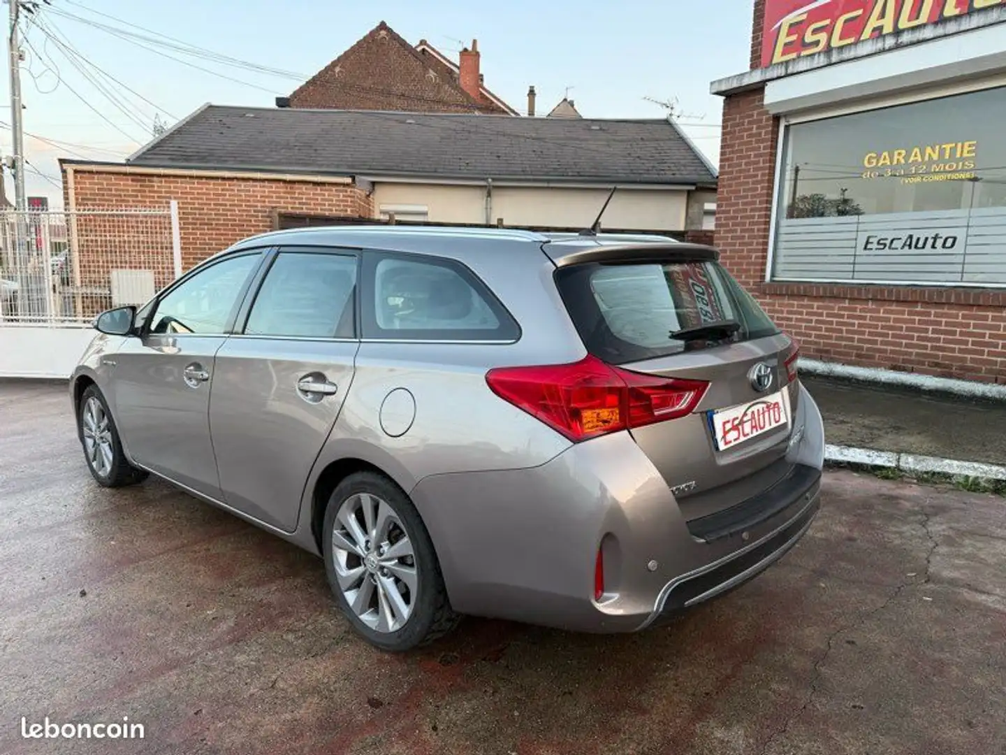 Toyota Auris 1,8 HYBRID 136h - 2