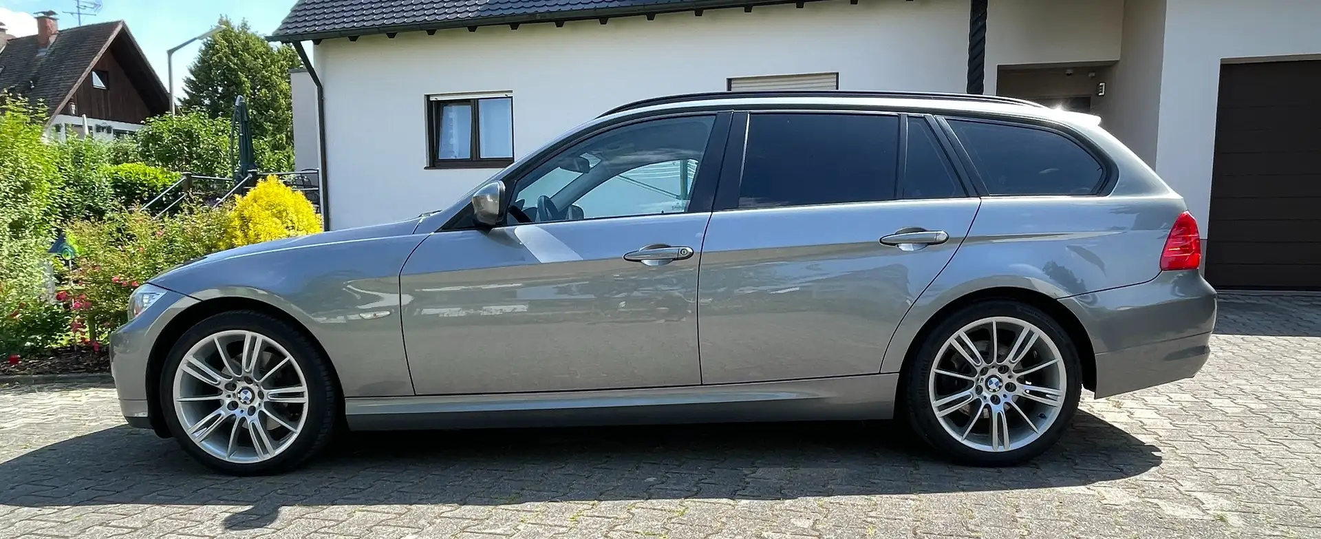BMW 318 3er Touring Diesel 318d DPF Touring Edition Lifest Gris - 1