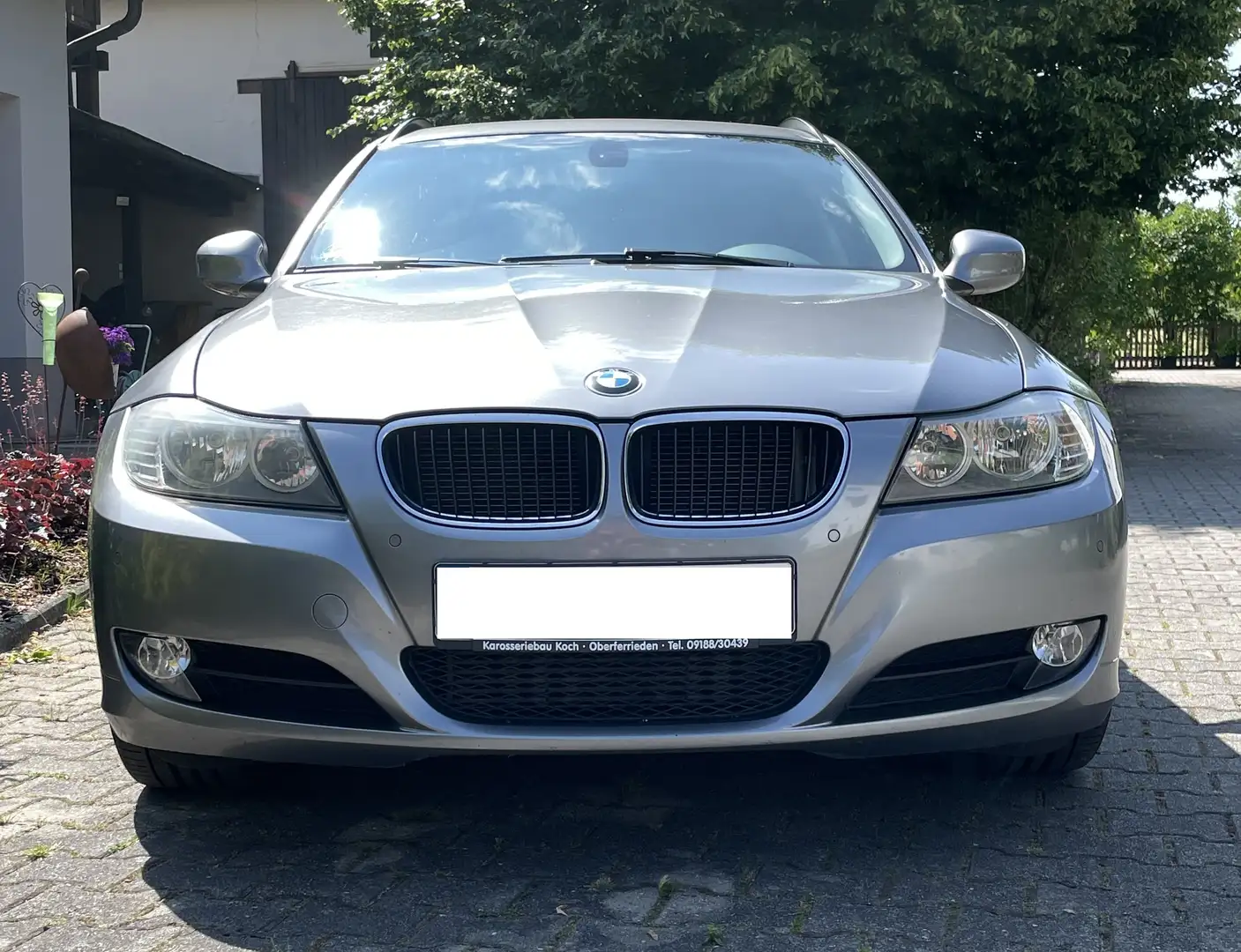 BMW 318 3er Touring Diesel 318d DPF Touring Edition Lifest Gris - 2