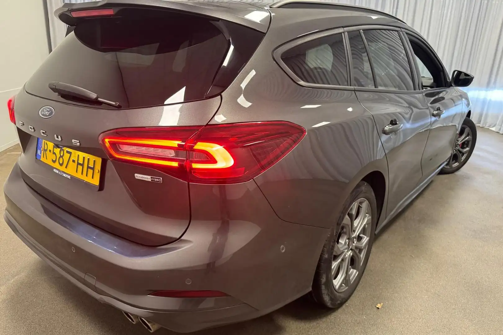 Ford Focus Wagon 1.0 EcoBoost Hybrid ST-Line | Camera | Car P Grijs - 2