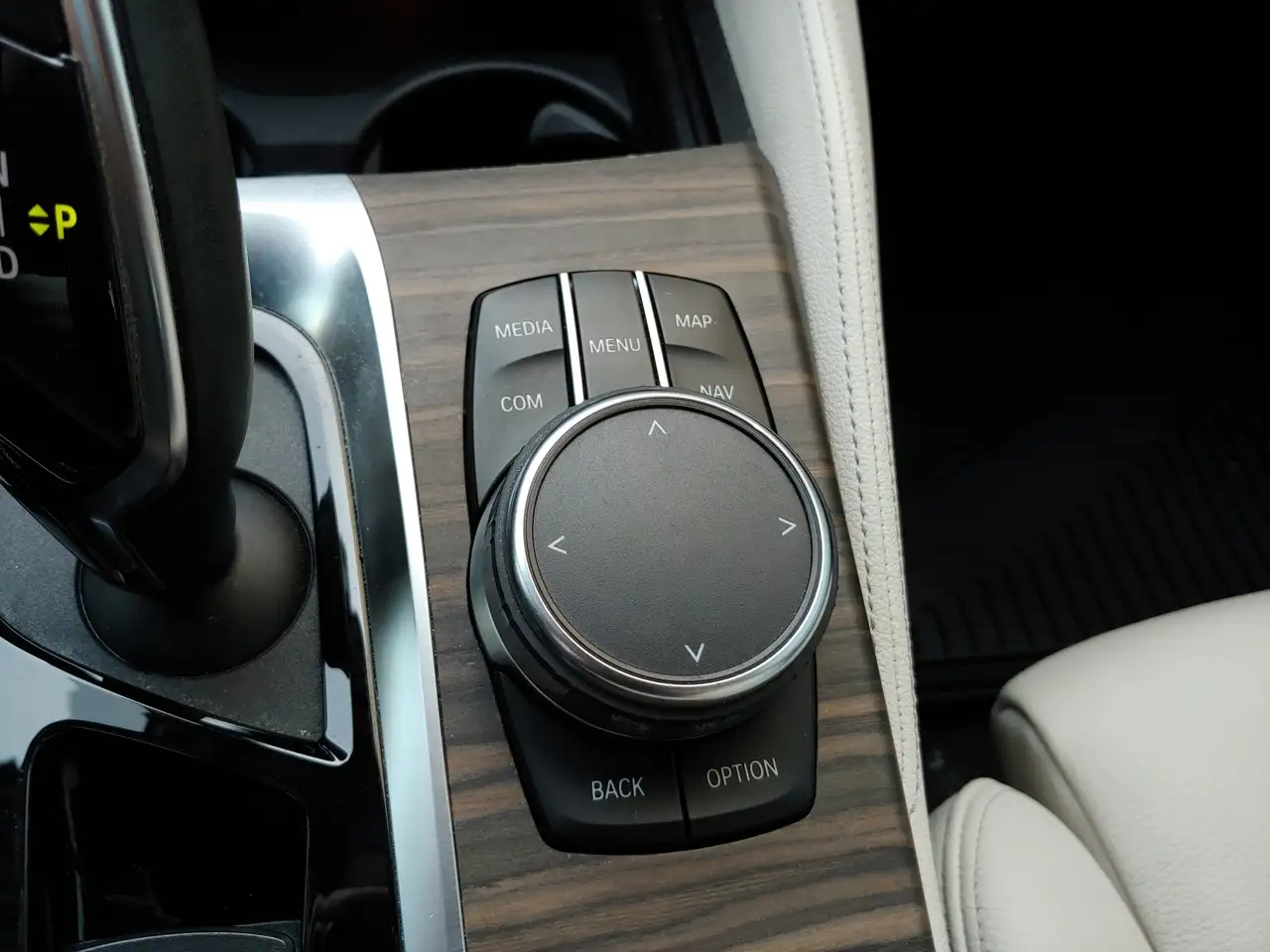 BMW 5 Series снимка BMW 5 Series