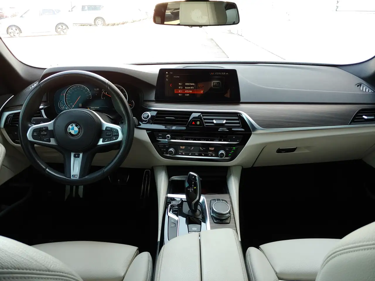 BMW 5 Series снимка BMW 5 Series