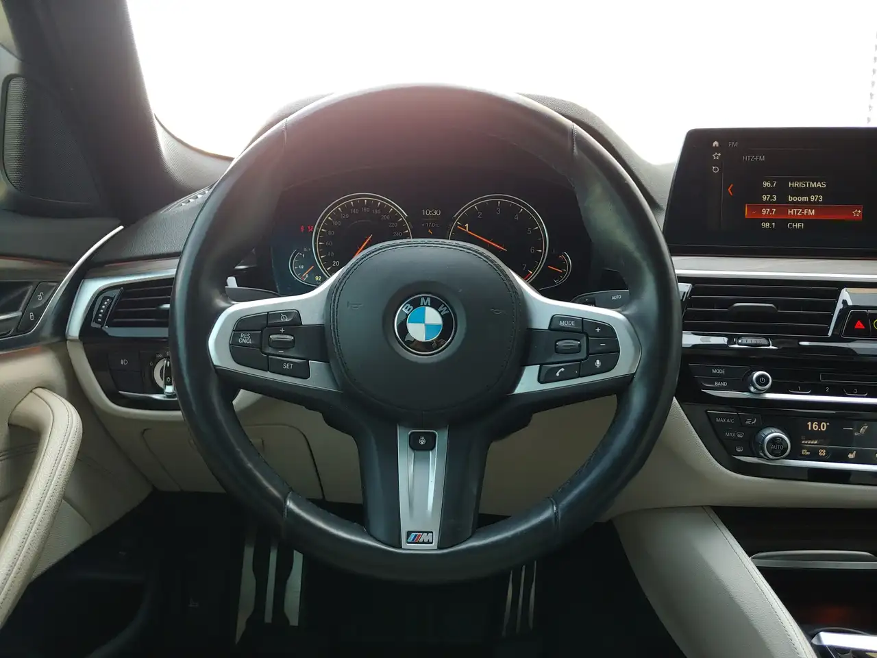 BMW 5 Series снимка BMW 5 Series