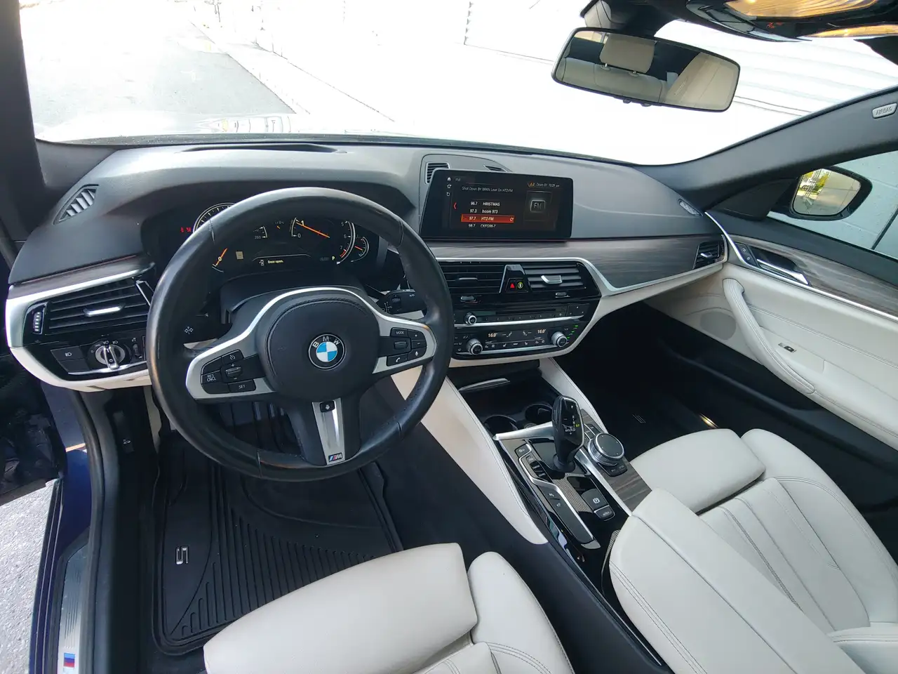 BMW 5 Series снимка BMW 5 Series
