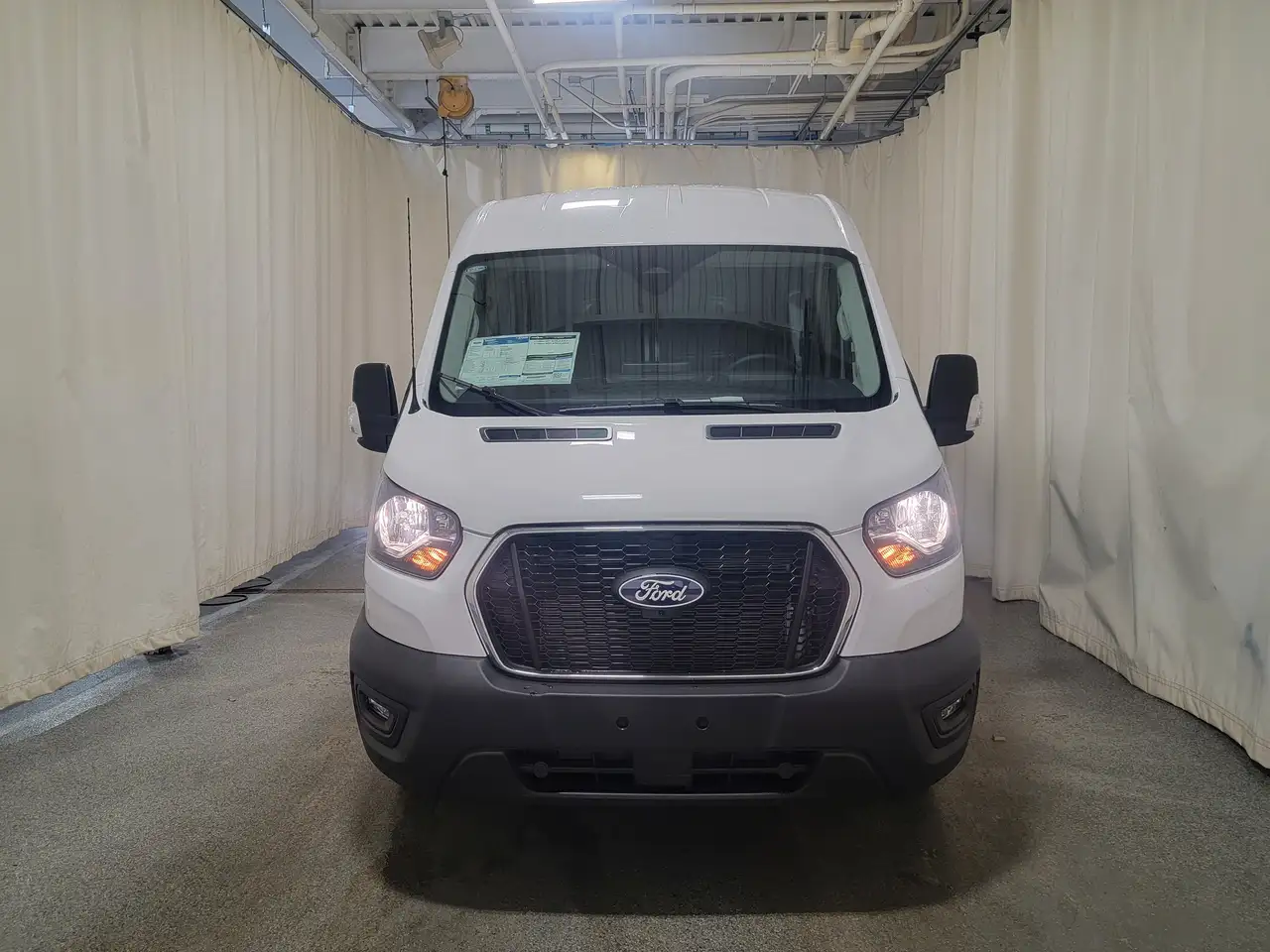 Ford Transit Cargo Van снимка Ford Transit Cargo Van