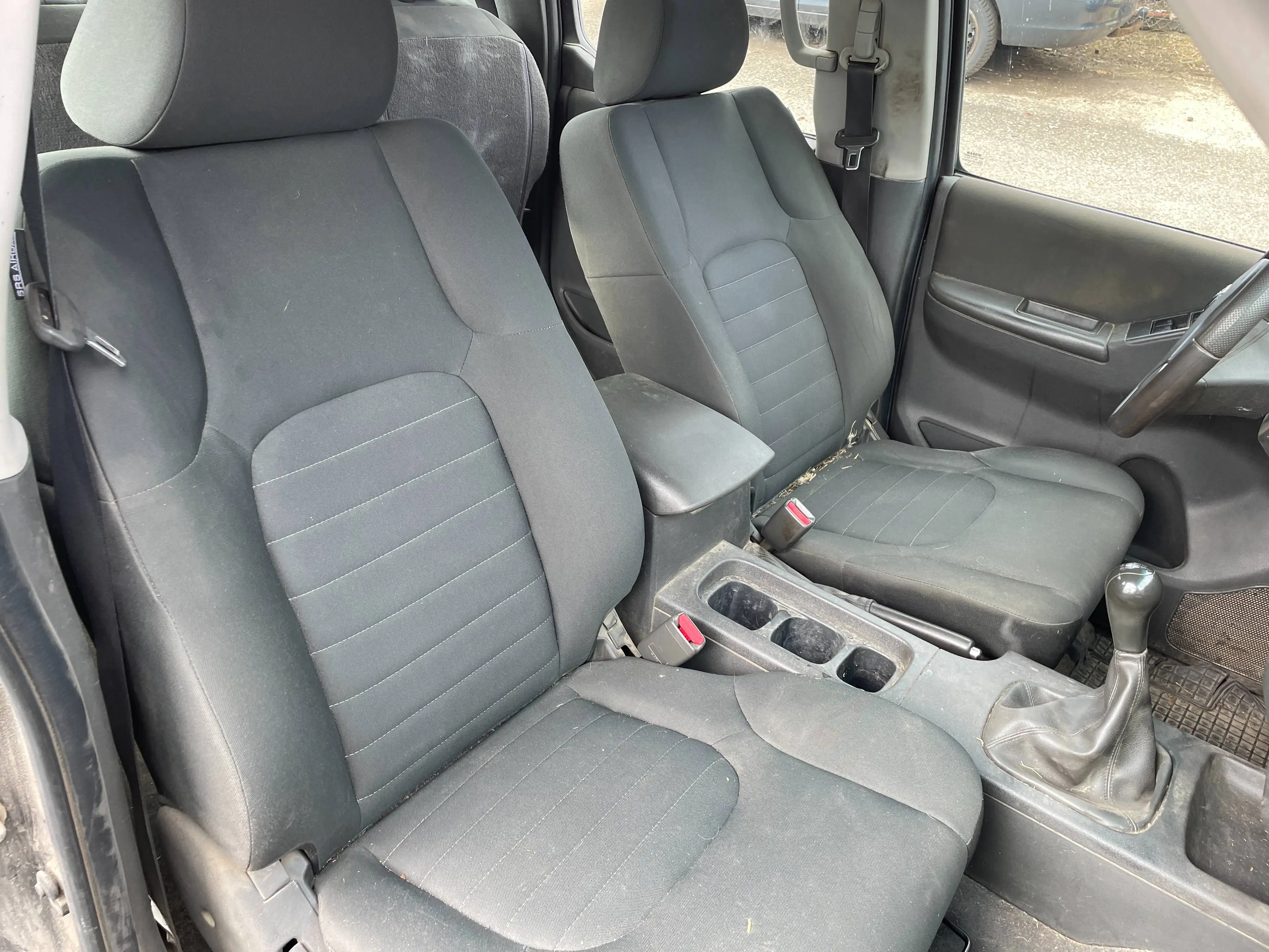 Nissan Navara KingCab Business 4X4 — photo 13