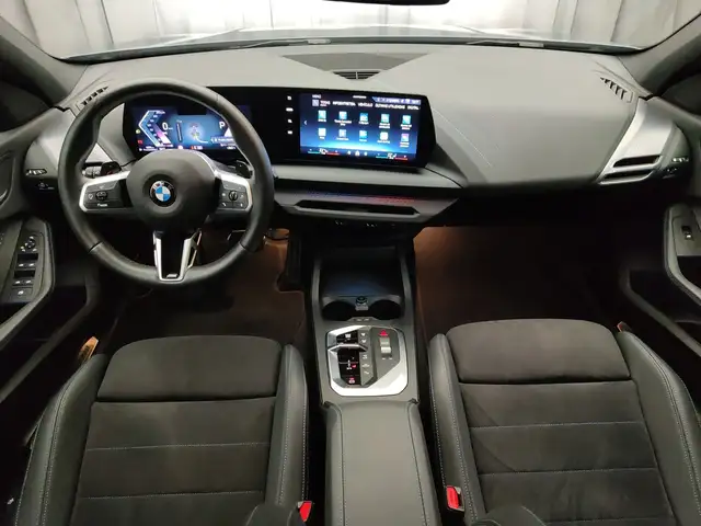 BMW 1 Series view 9