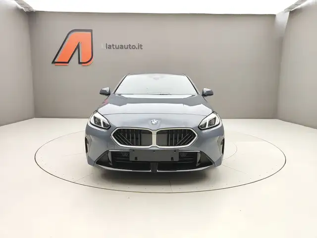 BMW 1 Series view 2